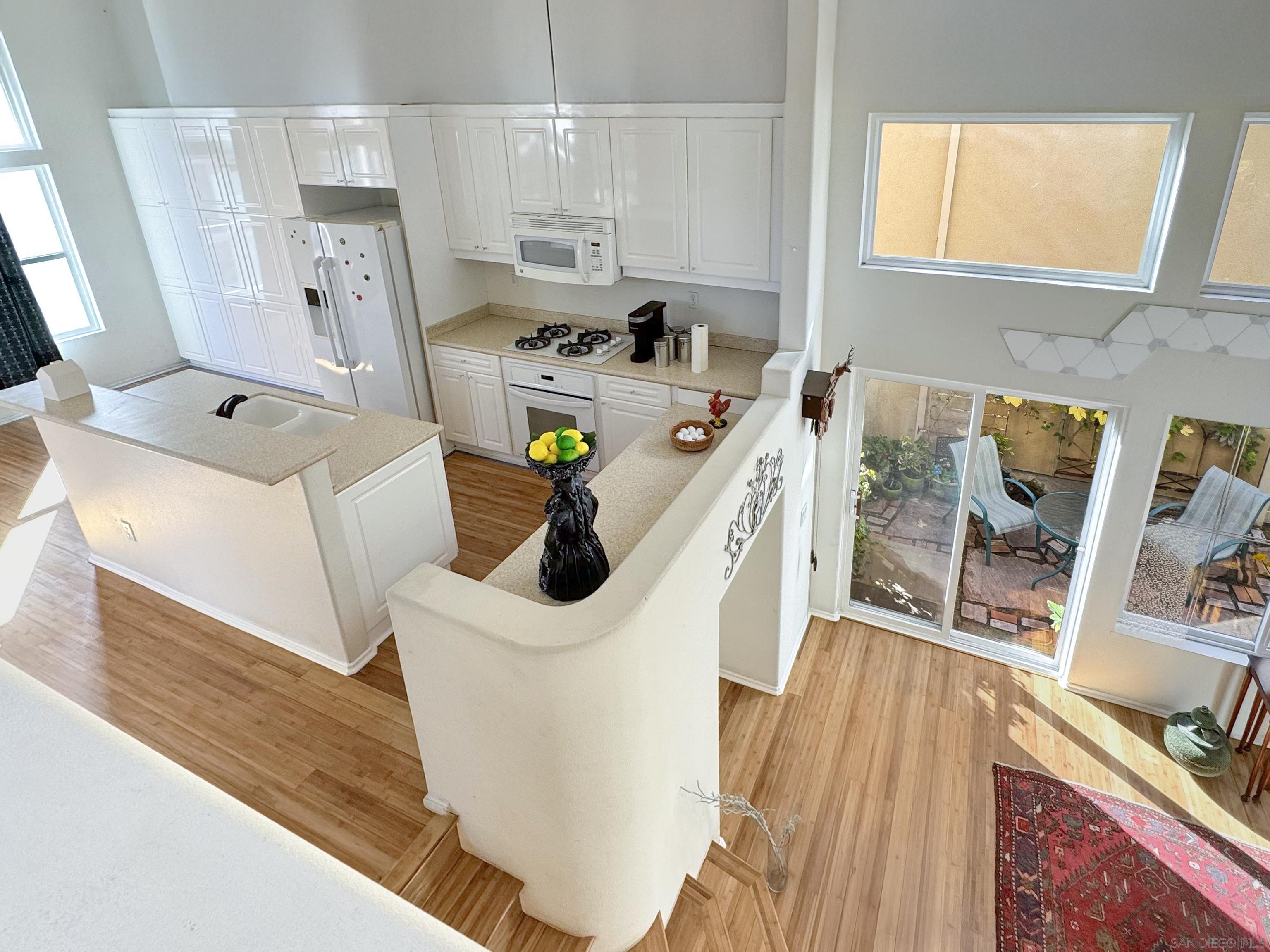 Detail Gallery Image 9 of 22 For 12654  Carmel Country Rd  #91,  San Diego,  CA 92130 - 3 Beds | 2/1 Baths