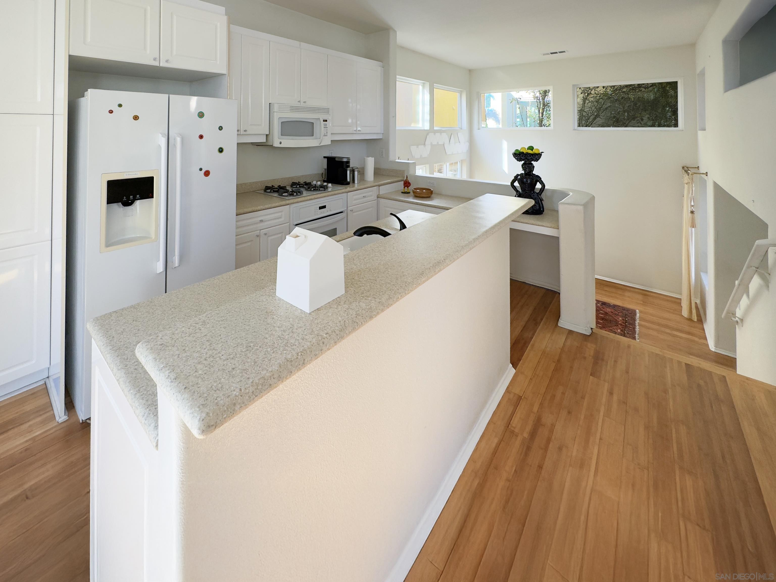 Detail Gallery Image 10 of 22 For 12654  Carmel Country Rd  #91,  San Diego,  CA 92130 - 3 Beds | 2/1 Baths