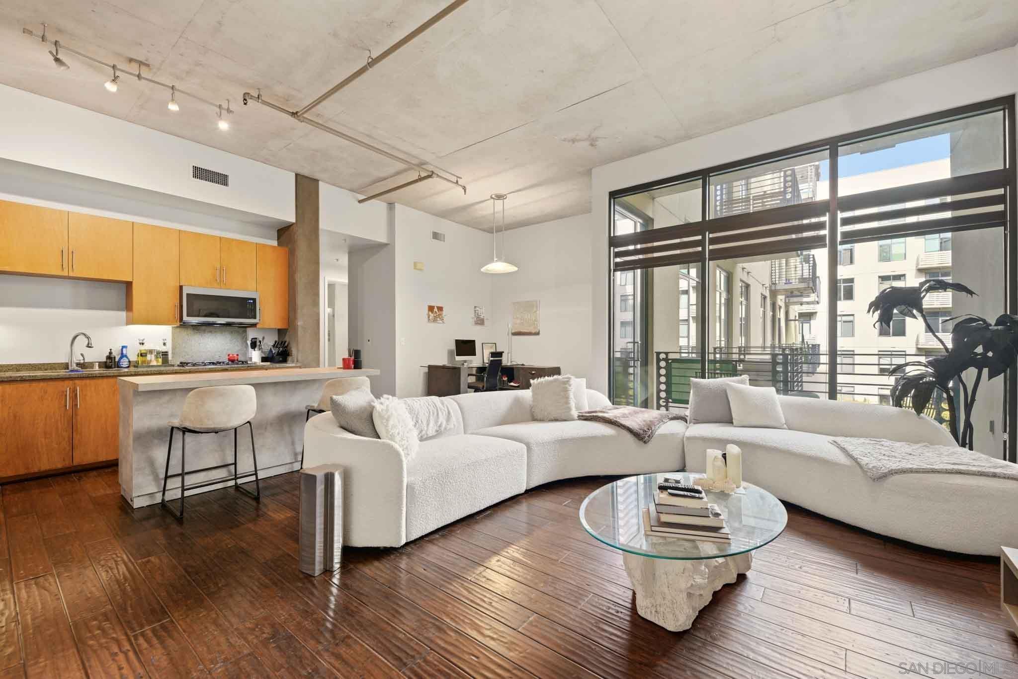 Front Image Thumbnail for SD250045229