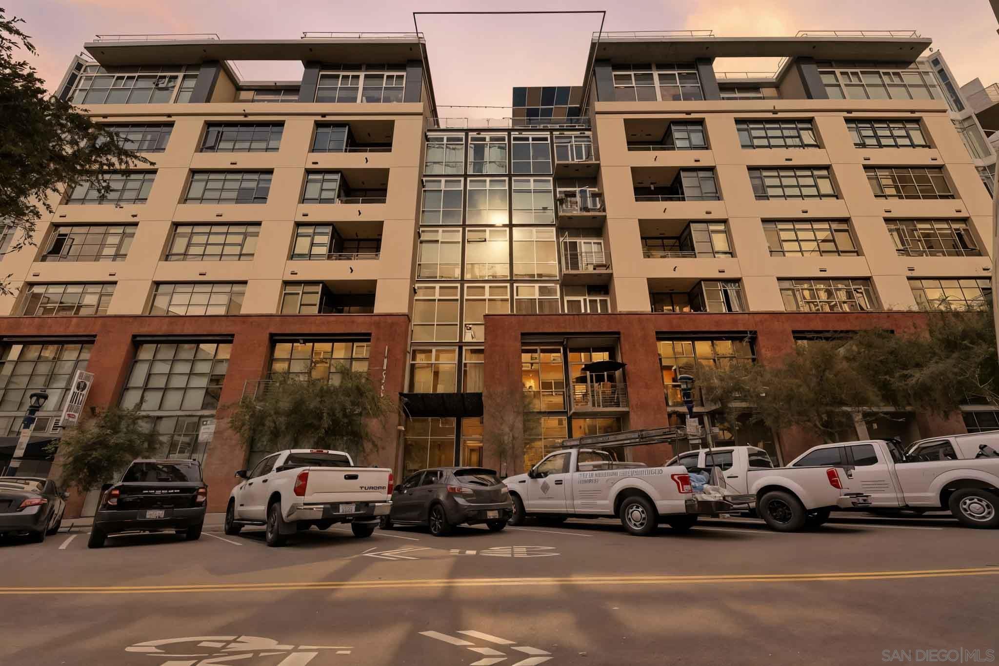 Detail Gallery Image 2 of 31 For 1050  Island Ave   #422,  San Diego,  CA 92101 - 1 Beds | 1 Baths