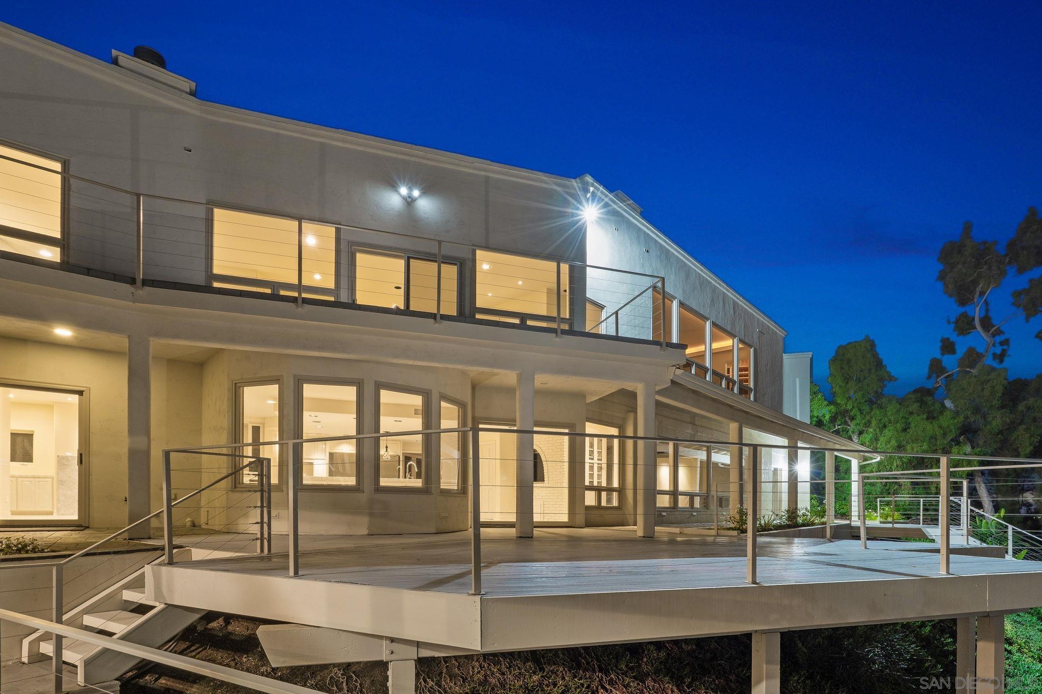 Detail Gallery Image 2 of 47 For 10595  Russell Road, La Mesa,  CA 91941 - 5 Beds | 4/1 Baths