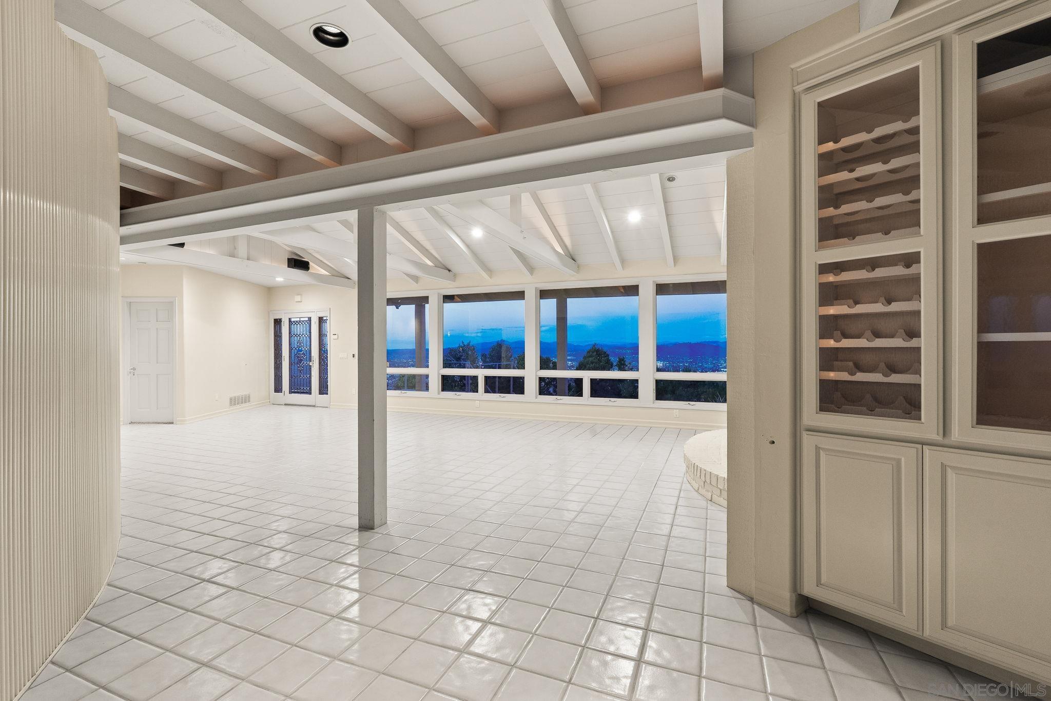 Detail Gallery Image 16 of 47 For 10595  Russell Road, La Mesa,  CA 91941 - 5 Beds | 4/1 Baths