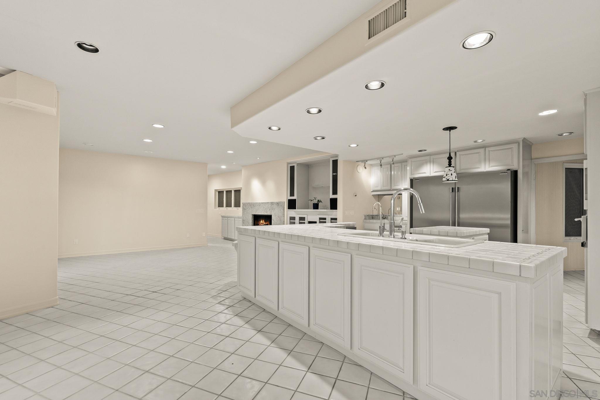 Detail Gallery Image 18 of 40 For 10595  Russell Road, La Mesa,  CA 91941 - 5 Beds | 4/1 Baths