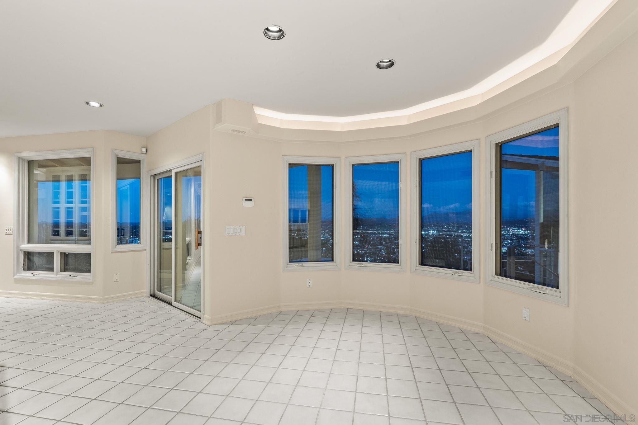 Detail Gallery Image 22 of 47 For 10595  Russell Road, La Mesa,  CA 91941 - 5 Beds | 4/1 Baths