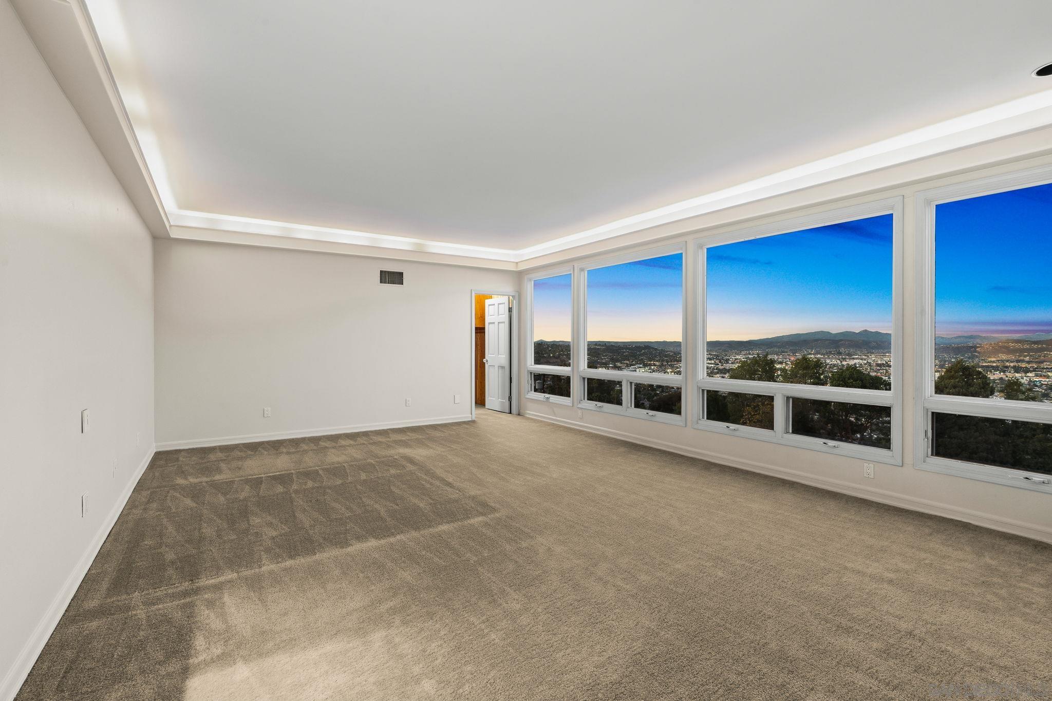 Detail Gallery Image 26 of 47 For 10595  Russell Road, La Mesa,  CA 91941 - 5 Beds | 4/1 Baths