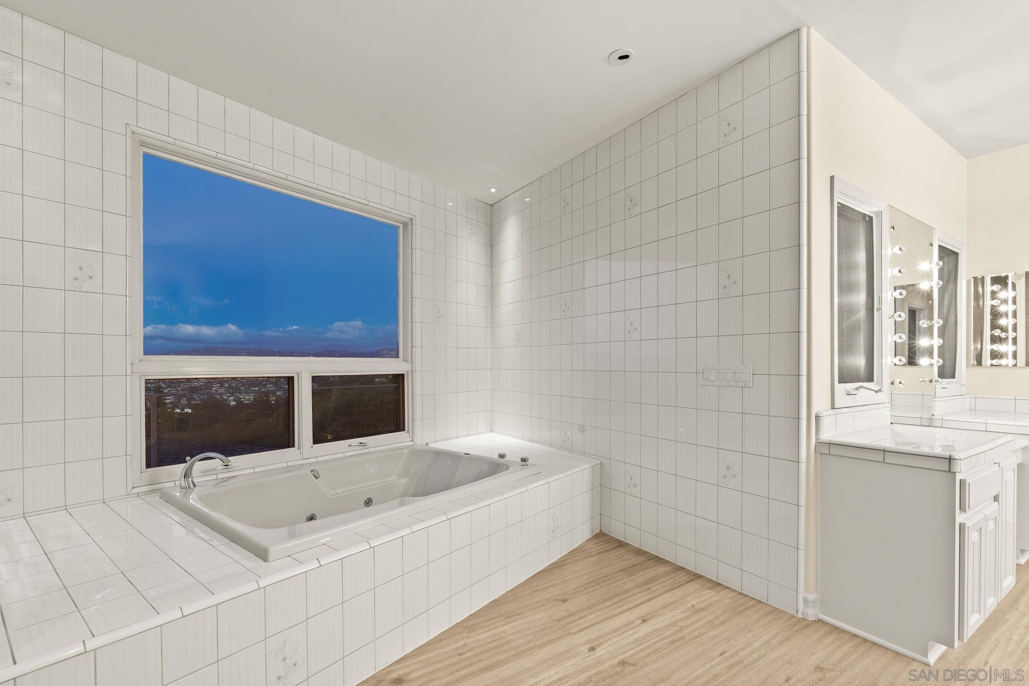 Detail Gallery Image 27 of 40 For 10595  Russell Road, La Mesa,  CA 91941 - 5 Beds | 4/1 Baths