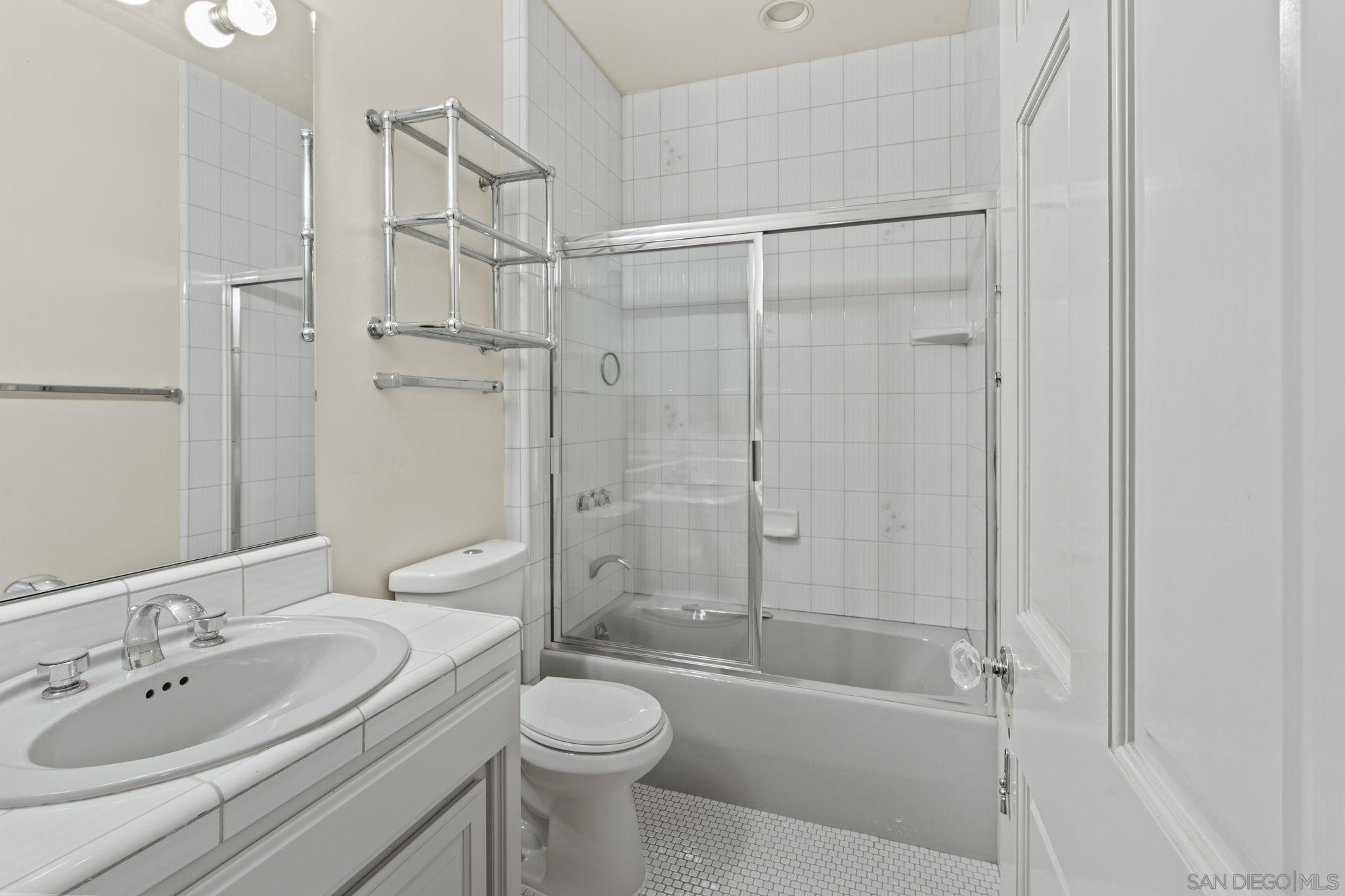 Detail Gallery Image 34 of 40 For 10595  Russell Road, La Mesa,  CA 91941 - 5 Beds | 4/1 Baths