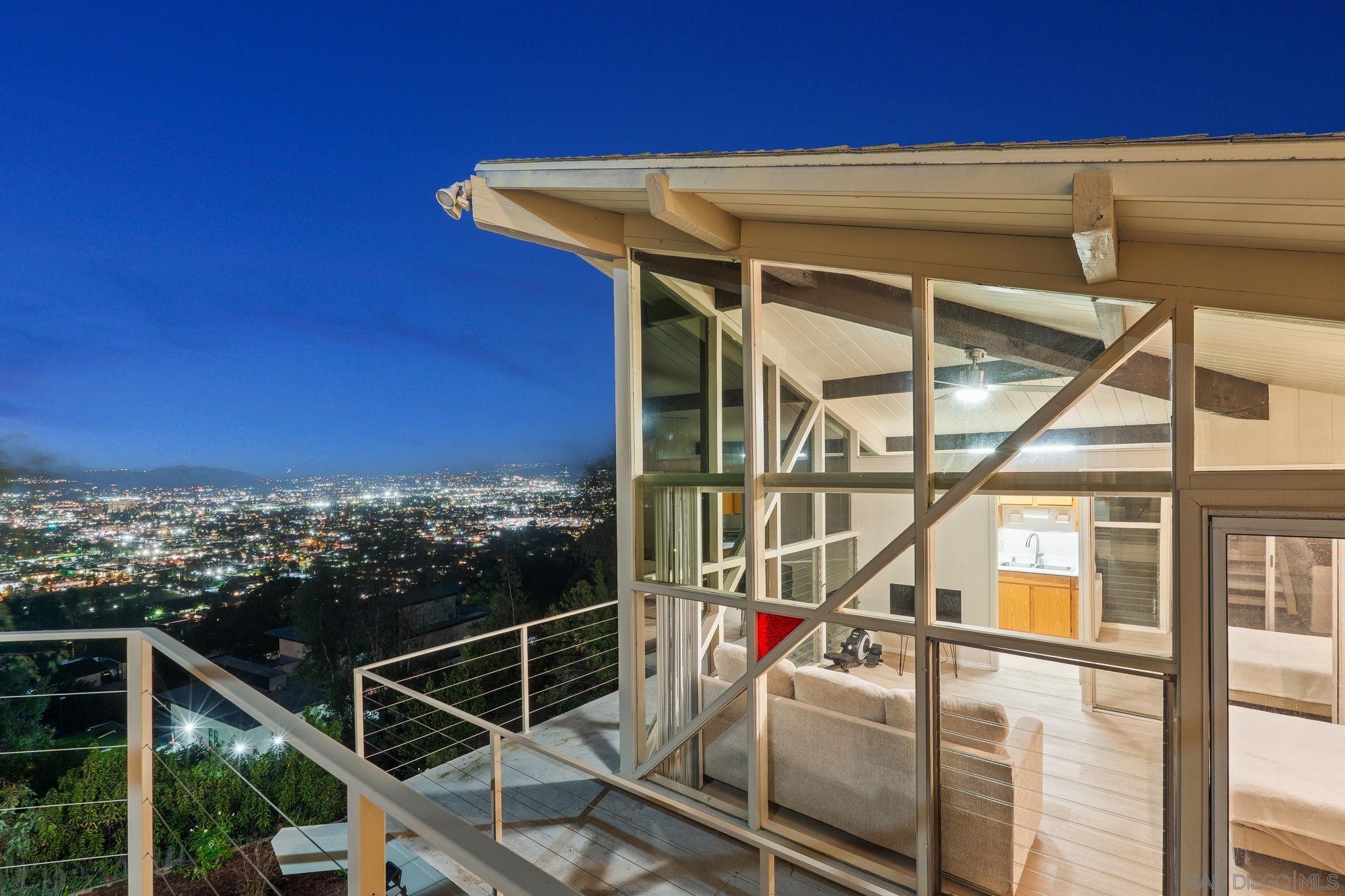 Detail Gallery Image 7 of 47 For 10595  Russell Road, La Mesa,  CA 91941 - 5 Beds | 4/1 Baths