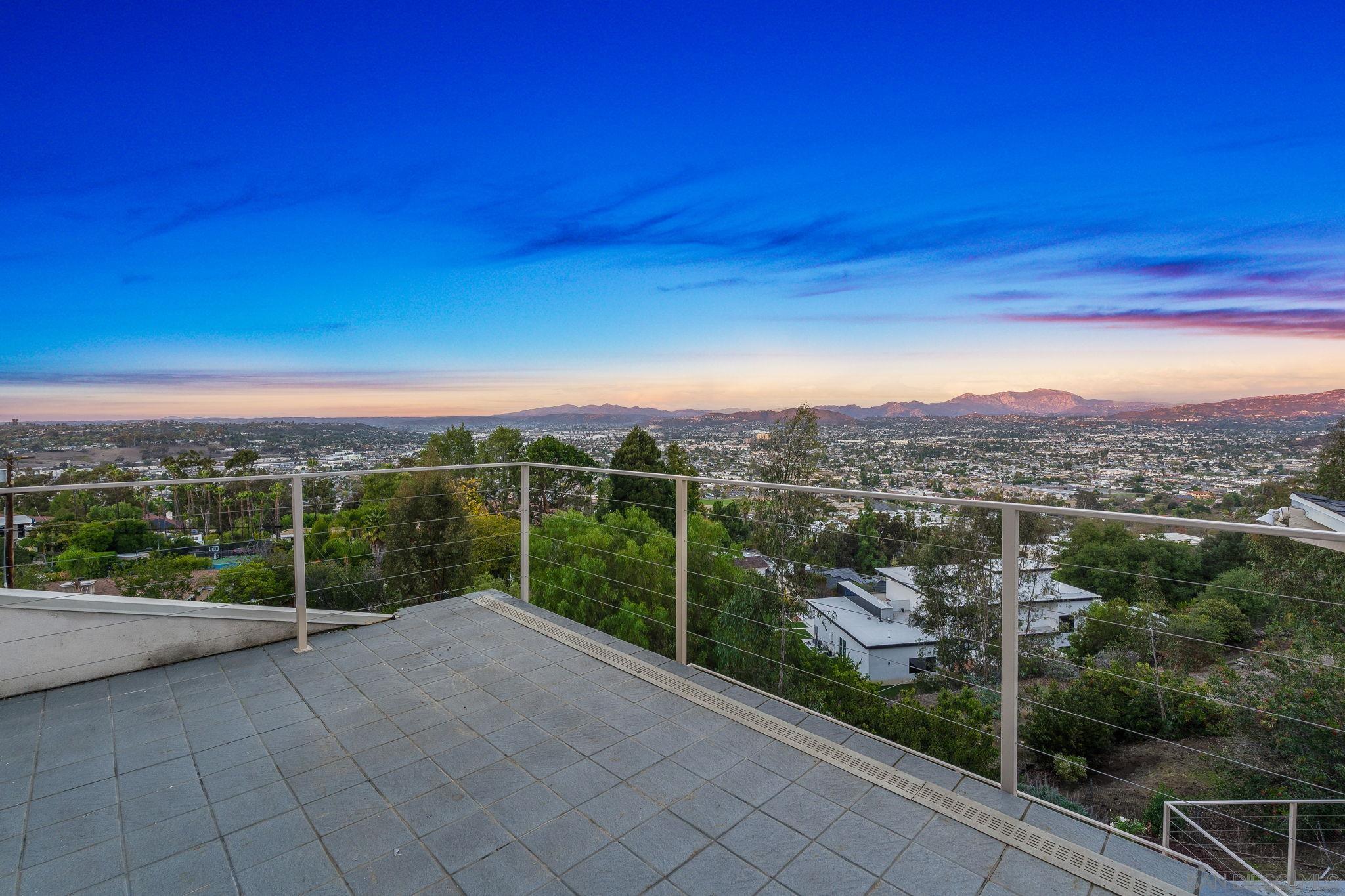 Detail Gallery Image 9 of 47 For 10595  Russell Road, La Mesa,  CA 91941 - 5 Beds | 4/1 Baths