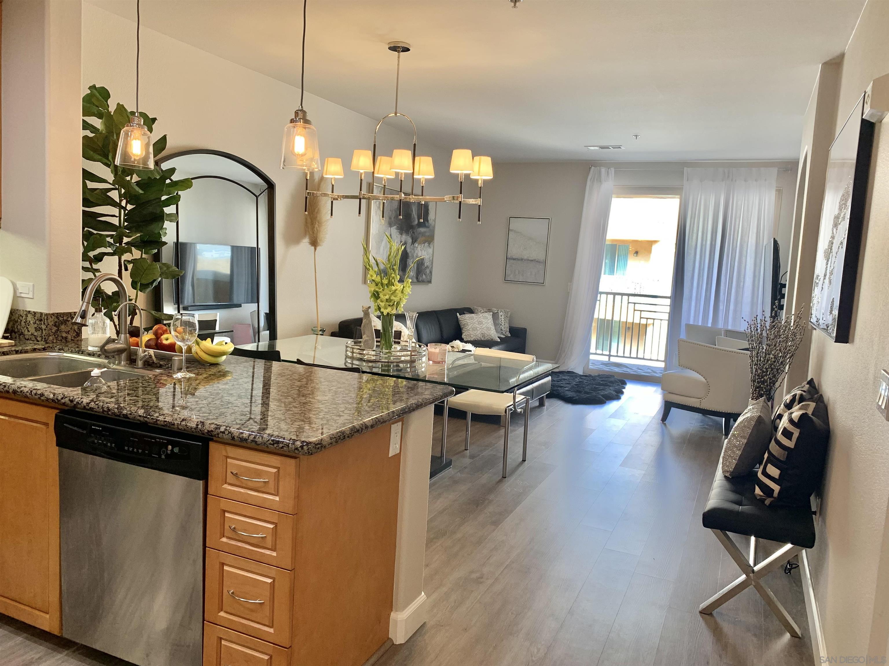 Detail Gallery Image 2 of 11 For 3877  Pell Place  307, San Diego,  CA 92130 - 2 Beds | 1 Baths