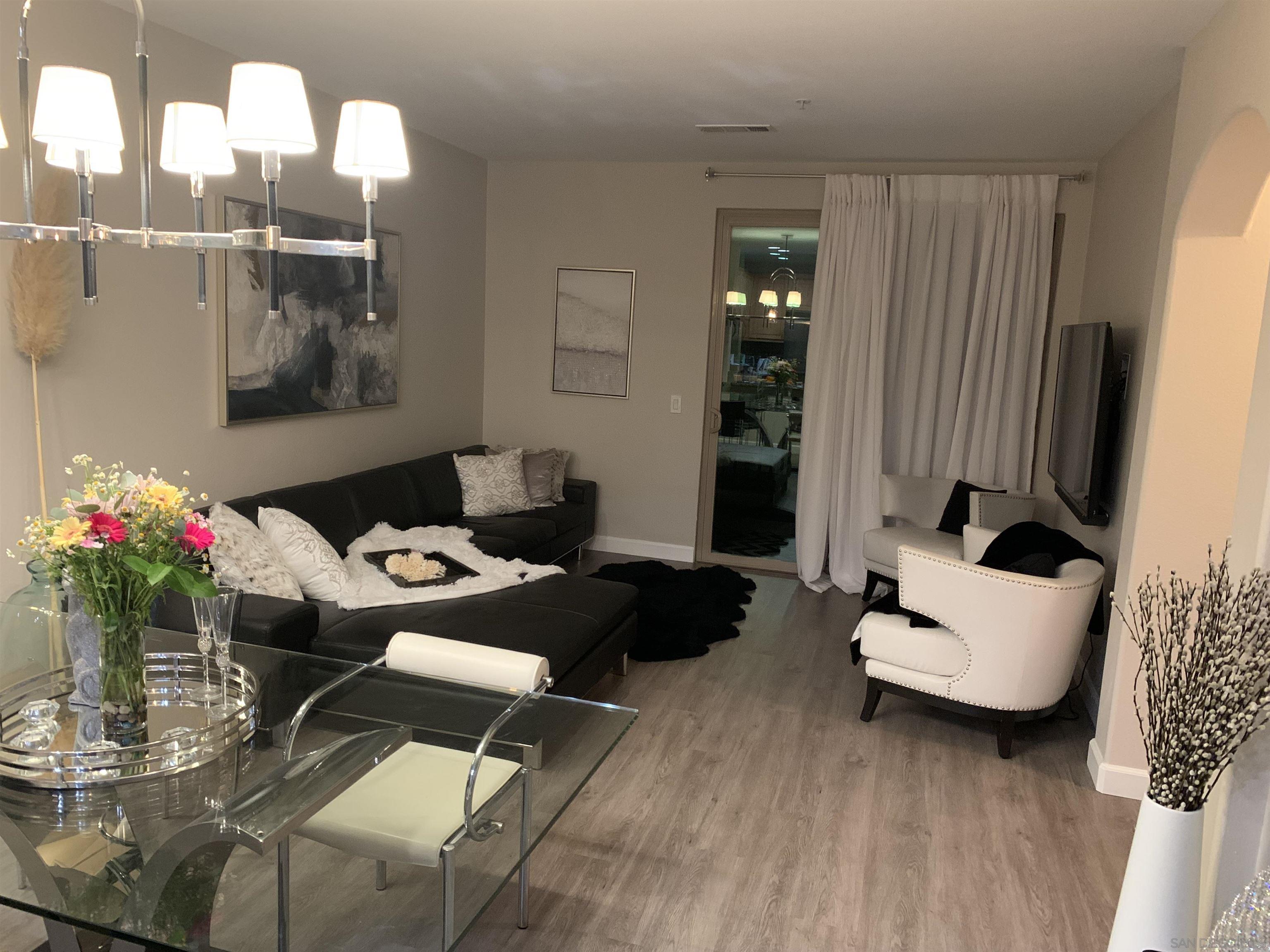 Detail Gallery Image 3 of 11 For 3877  Pell Place  307, San Diego,  CA 92130 - 2 Beds | 1 Baths