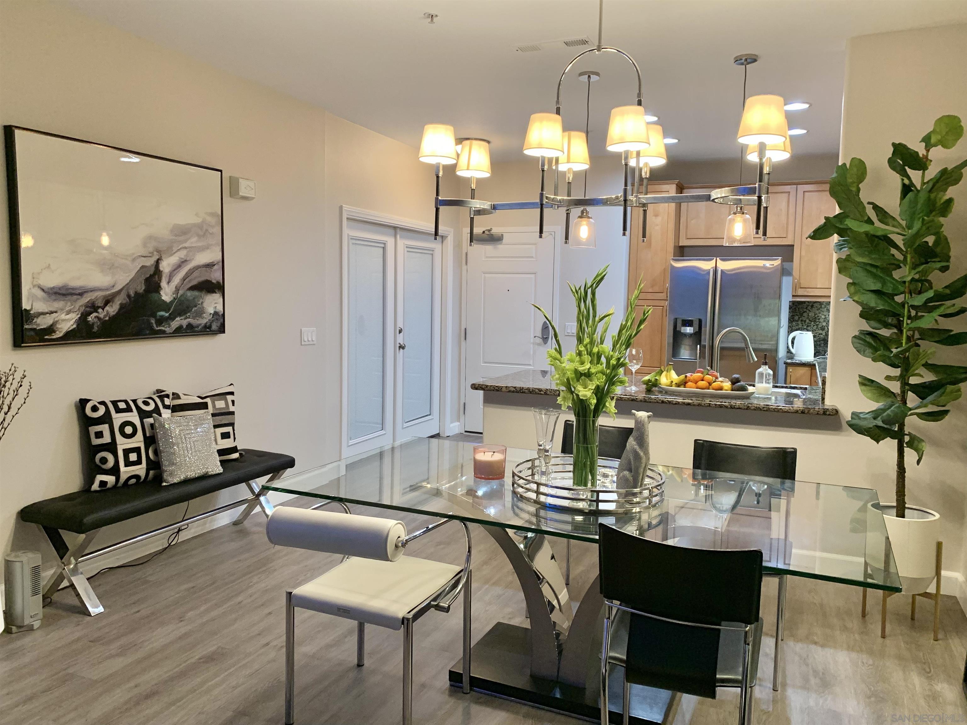 Detail Gallery Image 5 of 11 For 3877  Pell Place  307, San Diego,  CA 92130 - 2 Beds | 1 Baths