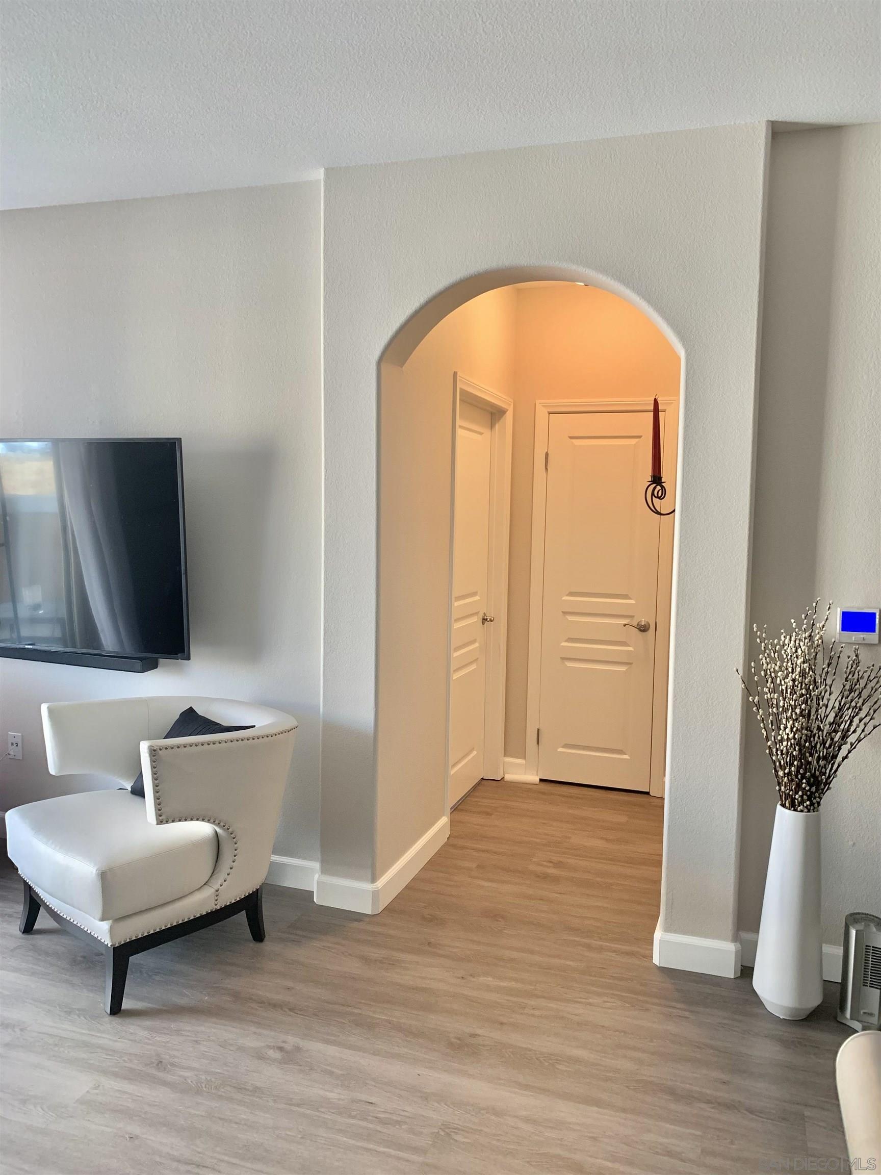 Detail Gallery Image 6 of 11 For 3877  Pell Place  307, San Diego,  CA 92130 - 2 Beds | 1 Baths