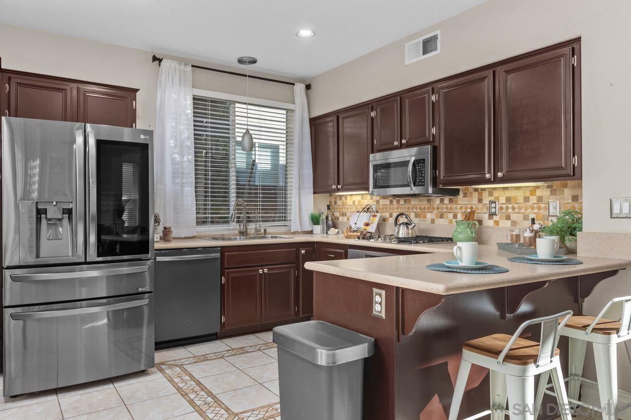 Detail Gallery Image 11 of 48 For 29610  Gracilior Dr, Escondido,  CA 92026 - 4 Beds | 2/1 Baths