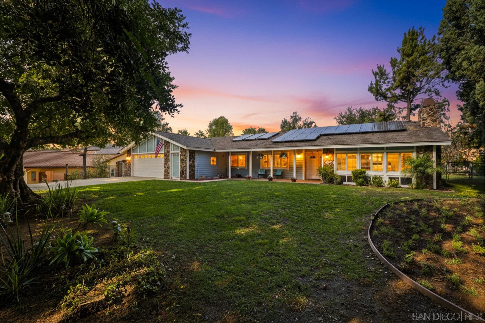 Detail Gallery Image 2 of 38 For 16120  Poderio Ct., Ramona,  CA 92065 - 3 Beds | 2 Baths