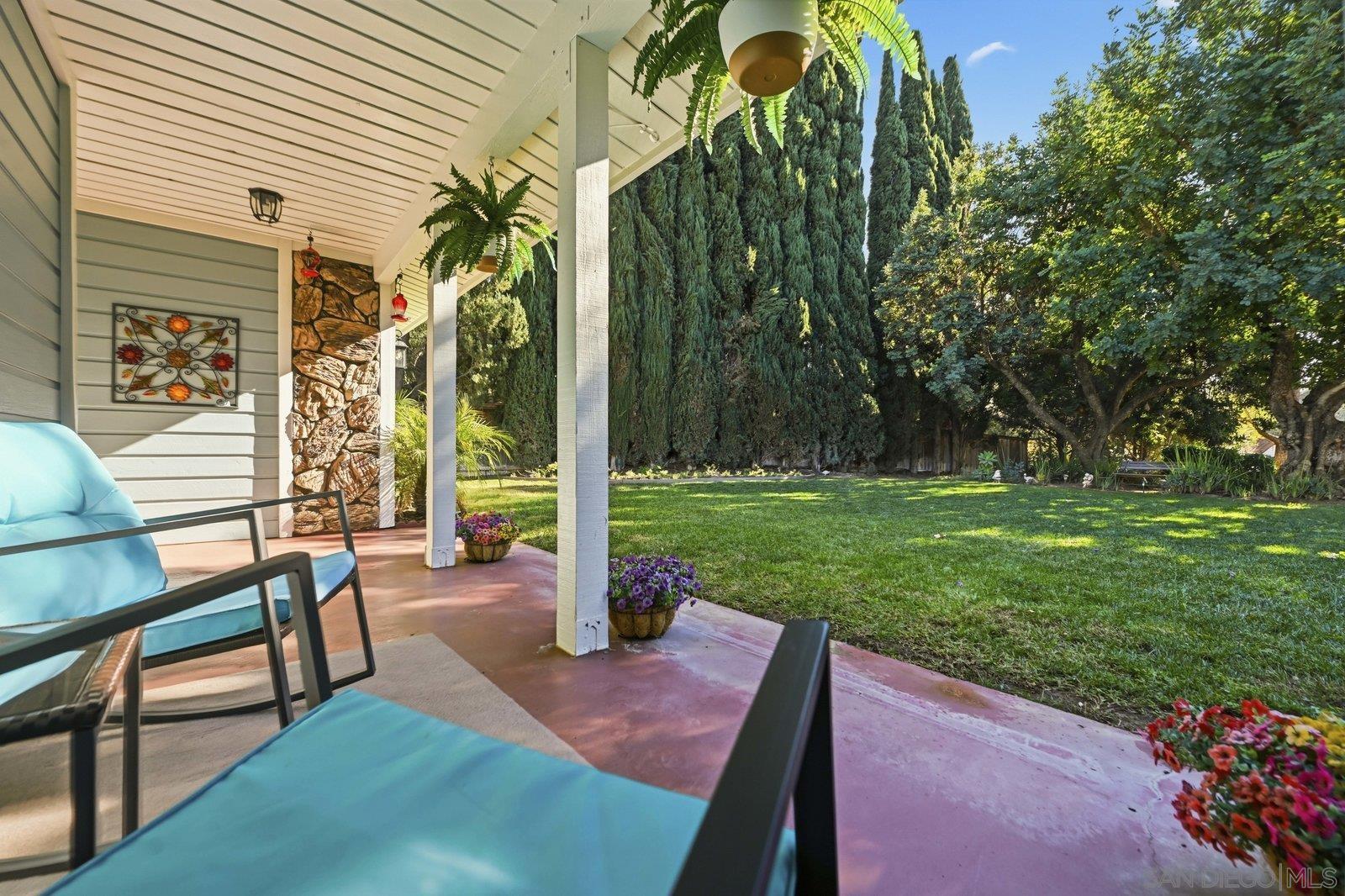 Detail Gallery Image 6 of 38 For 16120  Poderio Ct., Ramona,  CA 92065 - 3 Beds | 2 Baths