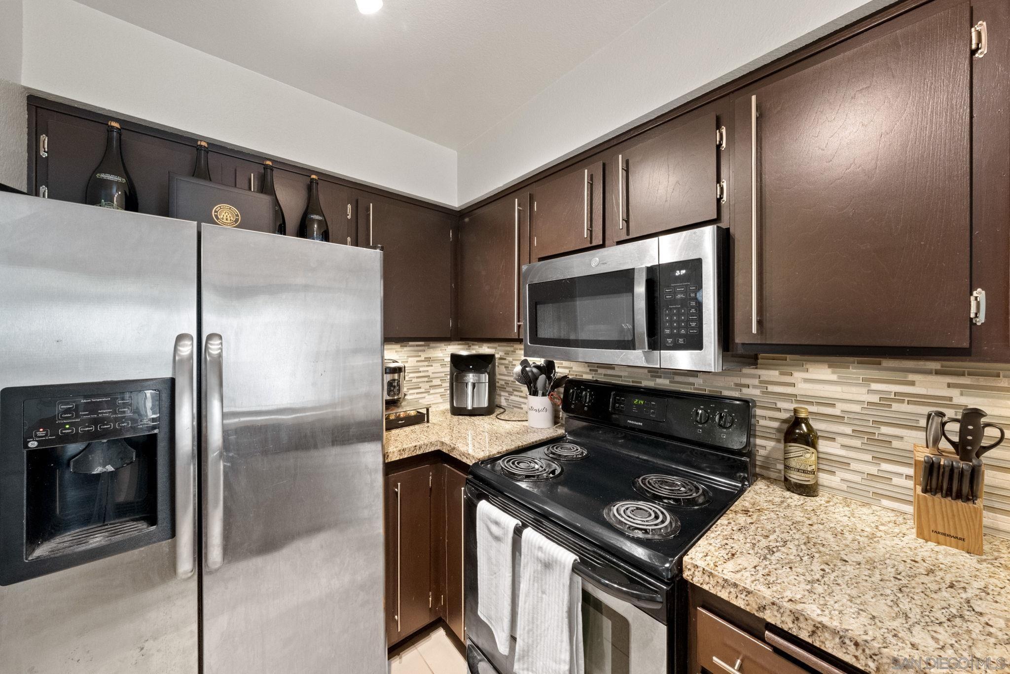 Detail Gallery Image 4 of 30 For 8023  Caminito De Pizza  #E,  San Diego,  CA 92108 - 1 Beds | 1 Baths