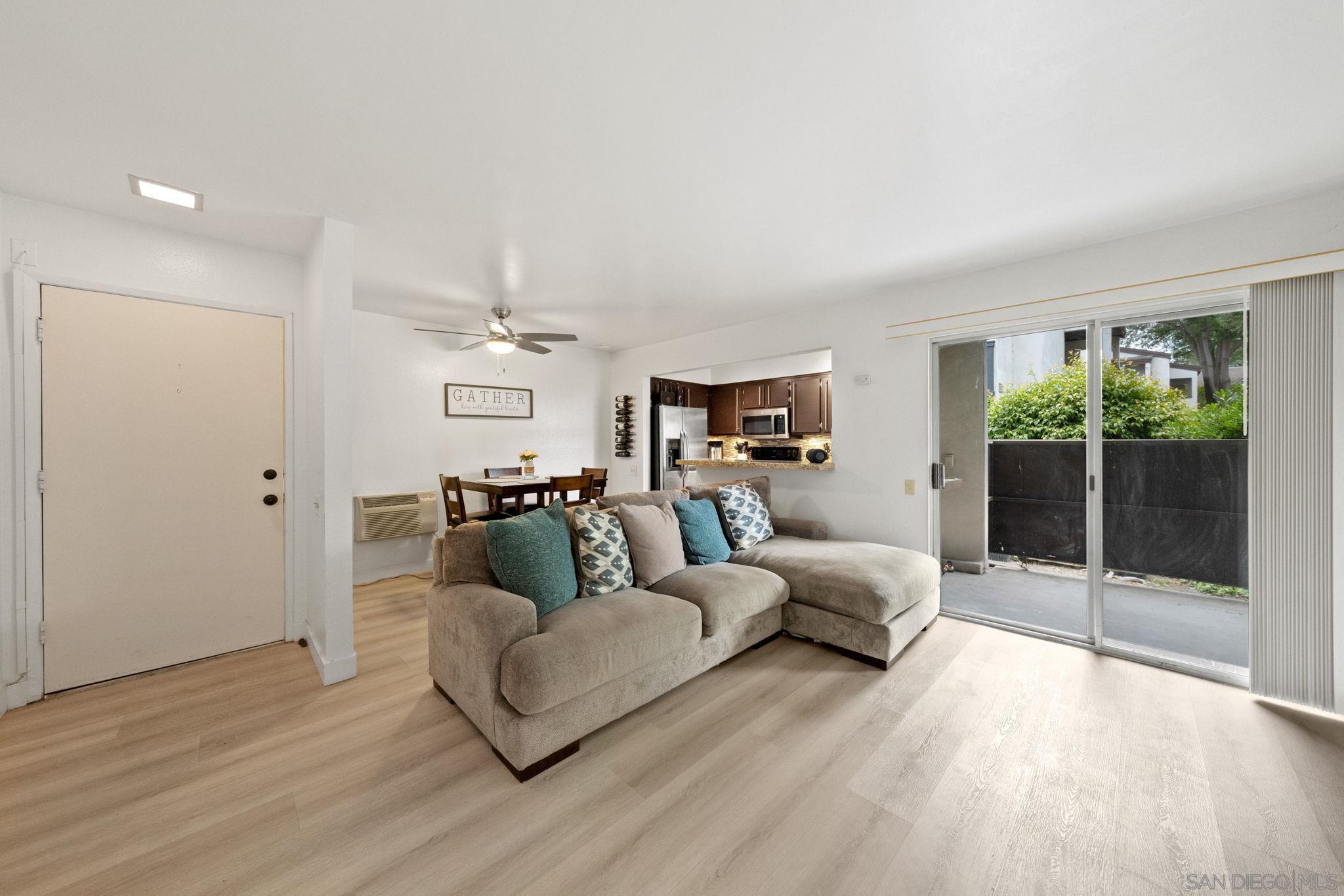 Detail Gallery Image 8 of 30 For 8023  Caminito De Pizza  #E,  San Diego,  CA 92108 - 1 Beds | 1 Baths