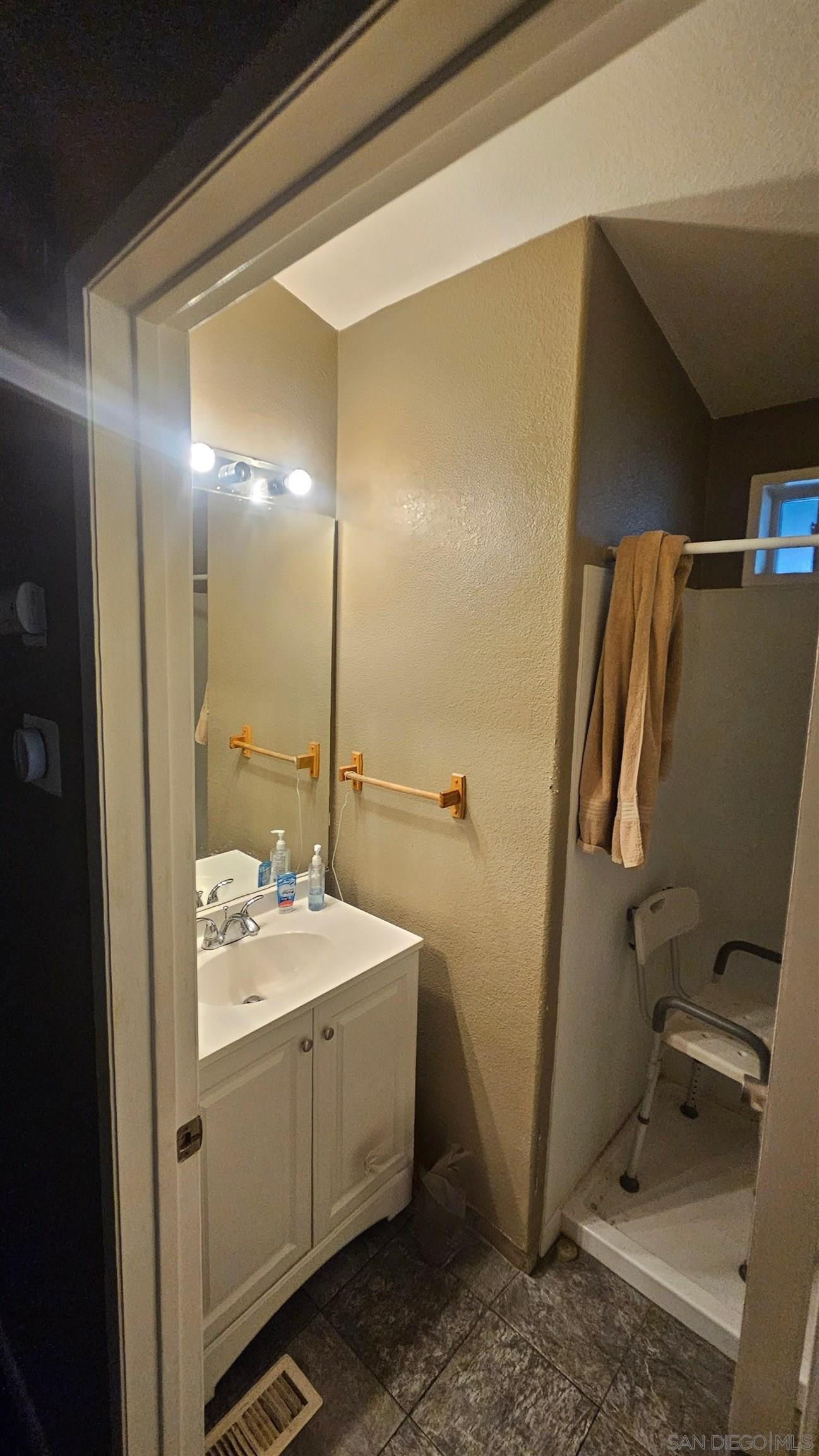 Detail Gallery Image 16 of 22 For 400  Greenfield Dr  Spc 87, El Cajon,  CA 92021 - 3 Beds | 2 Baths