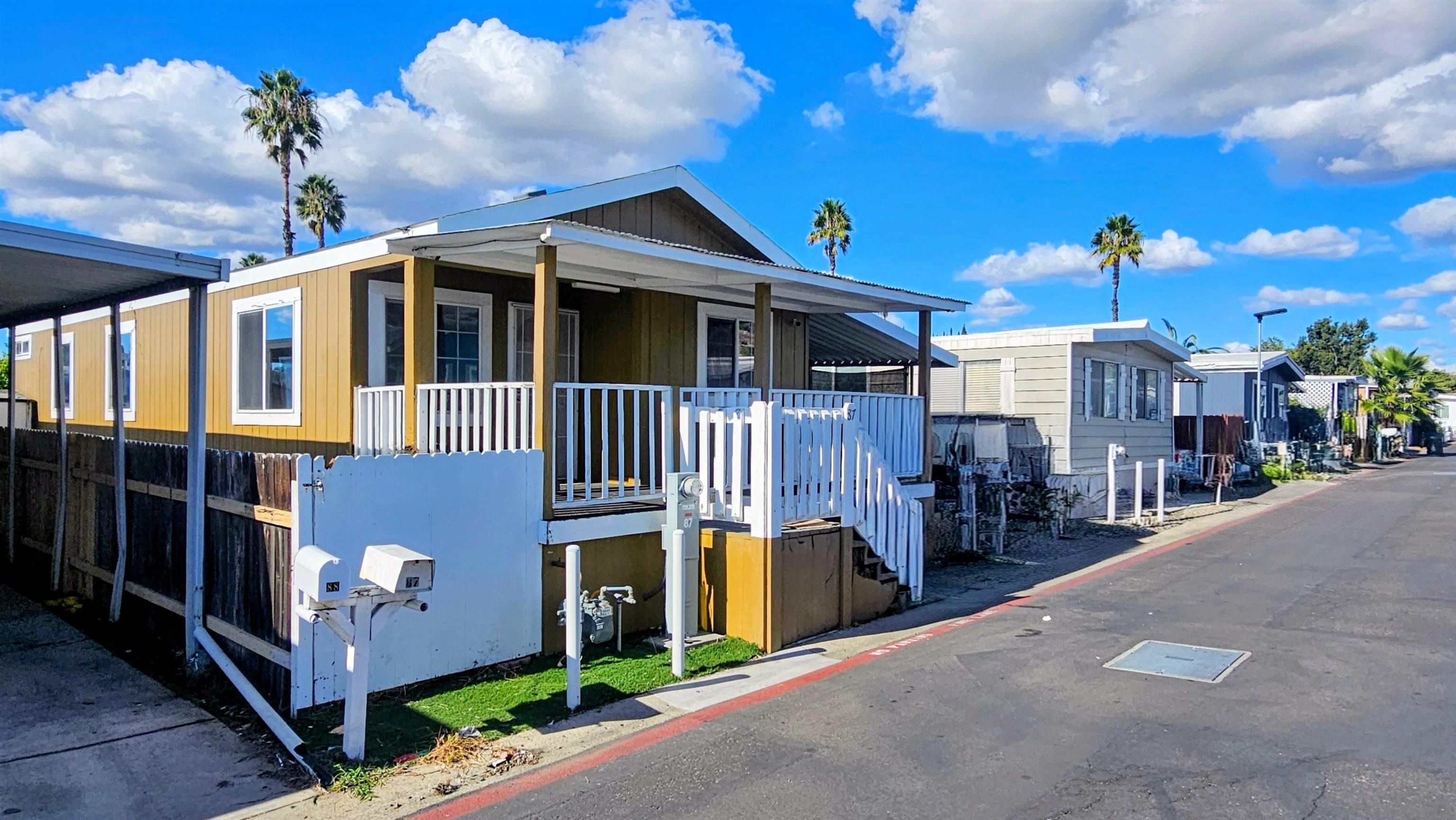 Detail Gallery Image 6 of 22 For 400  Greenfield Dr  Spc 87, El Cajon,  CA 92021 - 3 Beds | 2 Baths