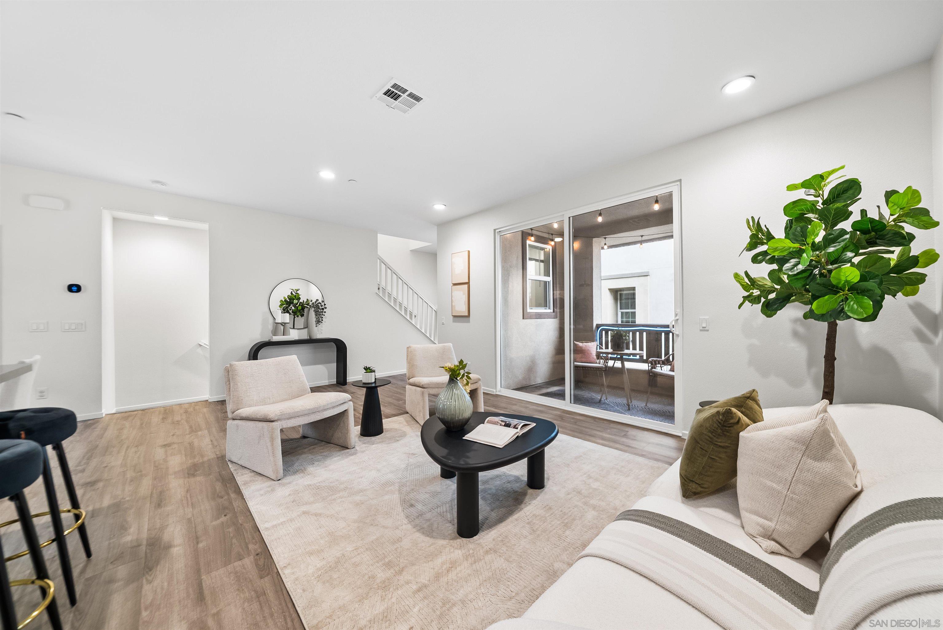 Front Image Thumbnail for SD250045246