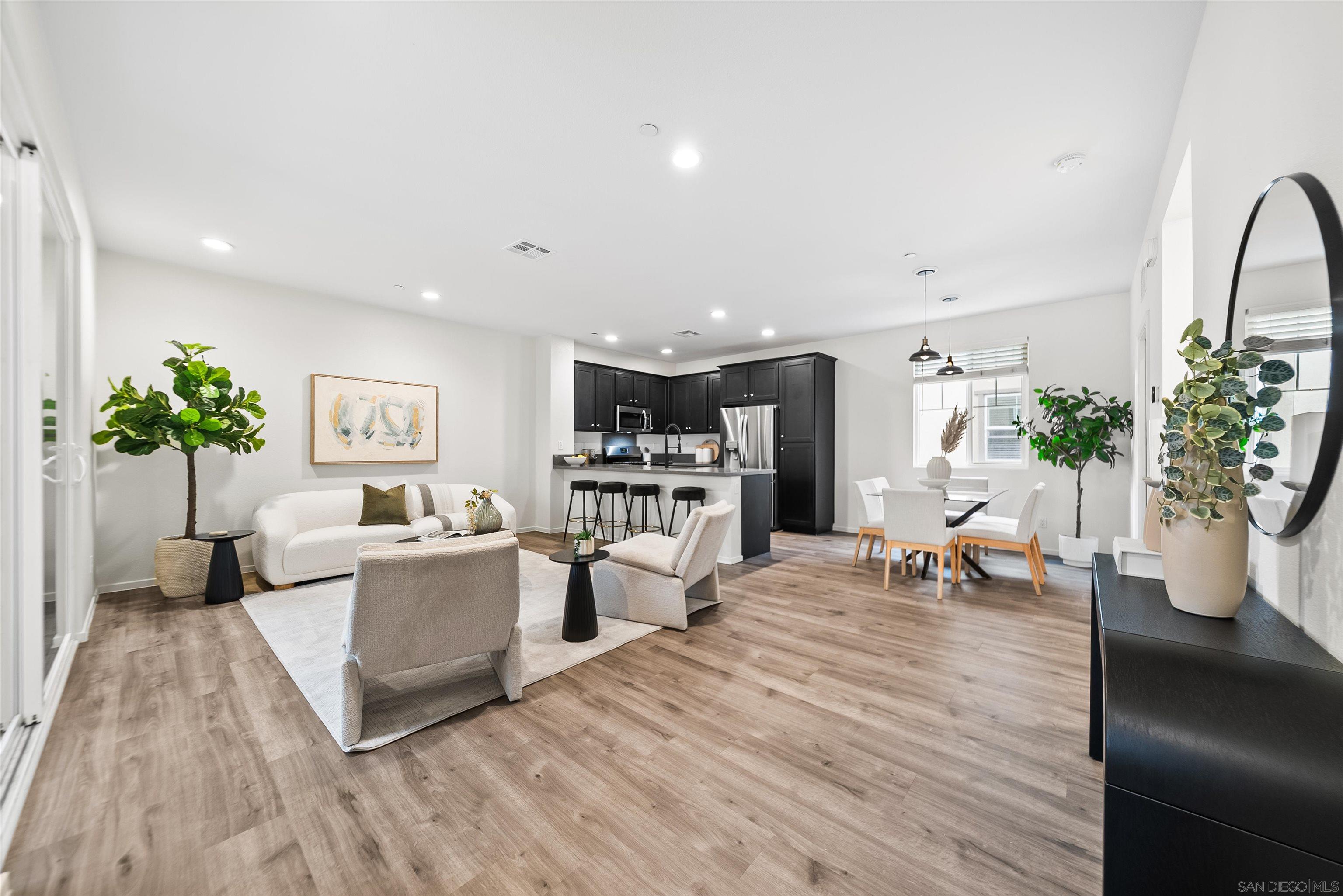 Detail Gallery Image 2 of 31 For 1607  Santa Paulina, San Diego,  CA 92154 - 3 Beds | 2/1 Baths