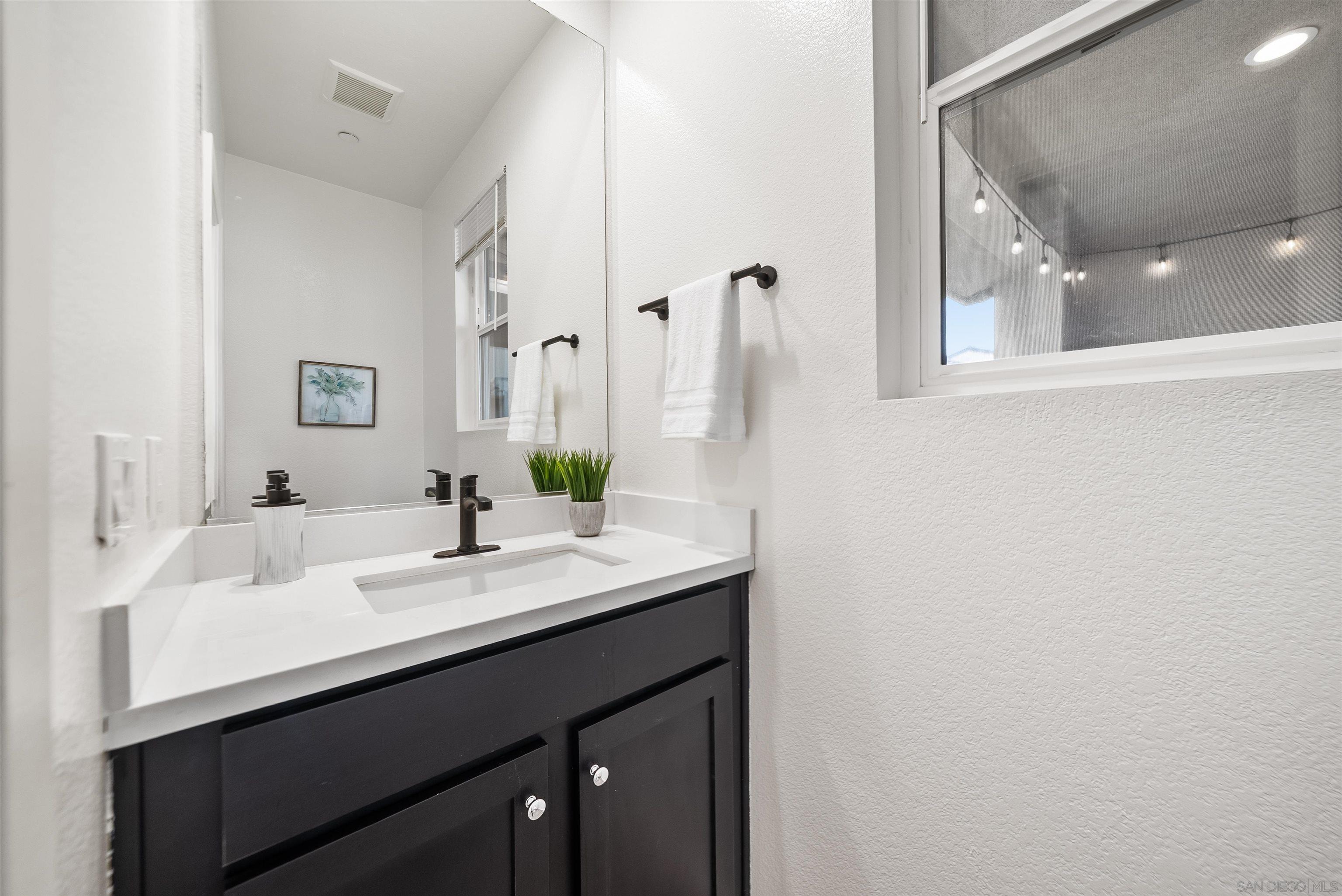 Detail Gallery Image 11 of 31 For 1607  Santa Paulina, San Diego,  CA 92154 - 3 Beds | 2/1 Baths