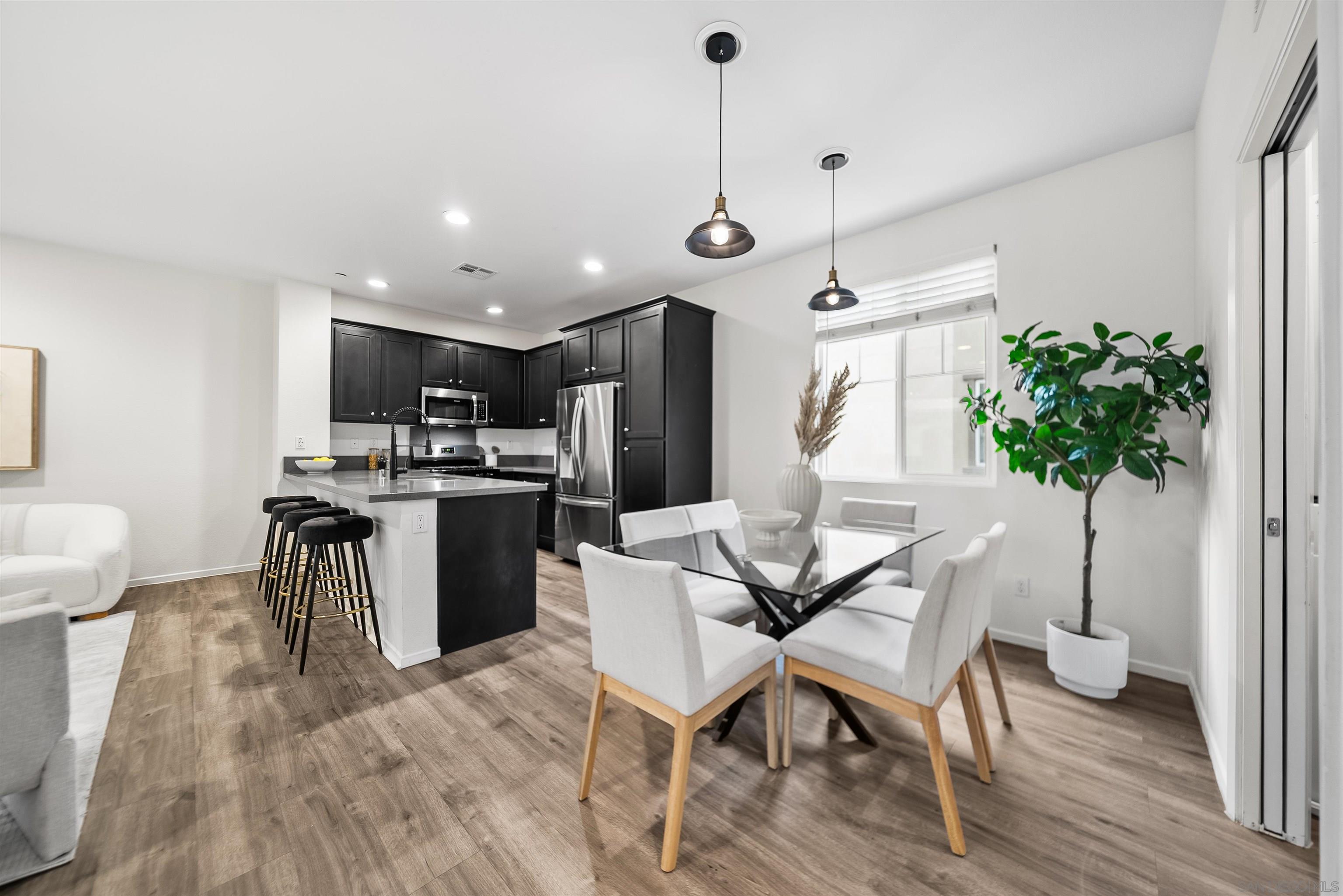 Detail Gallery Image 4 of 31 For 1607  Santa Paulina, San Diego,  CA 92154 - 3 Beds | 2/1 Baths