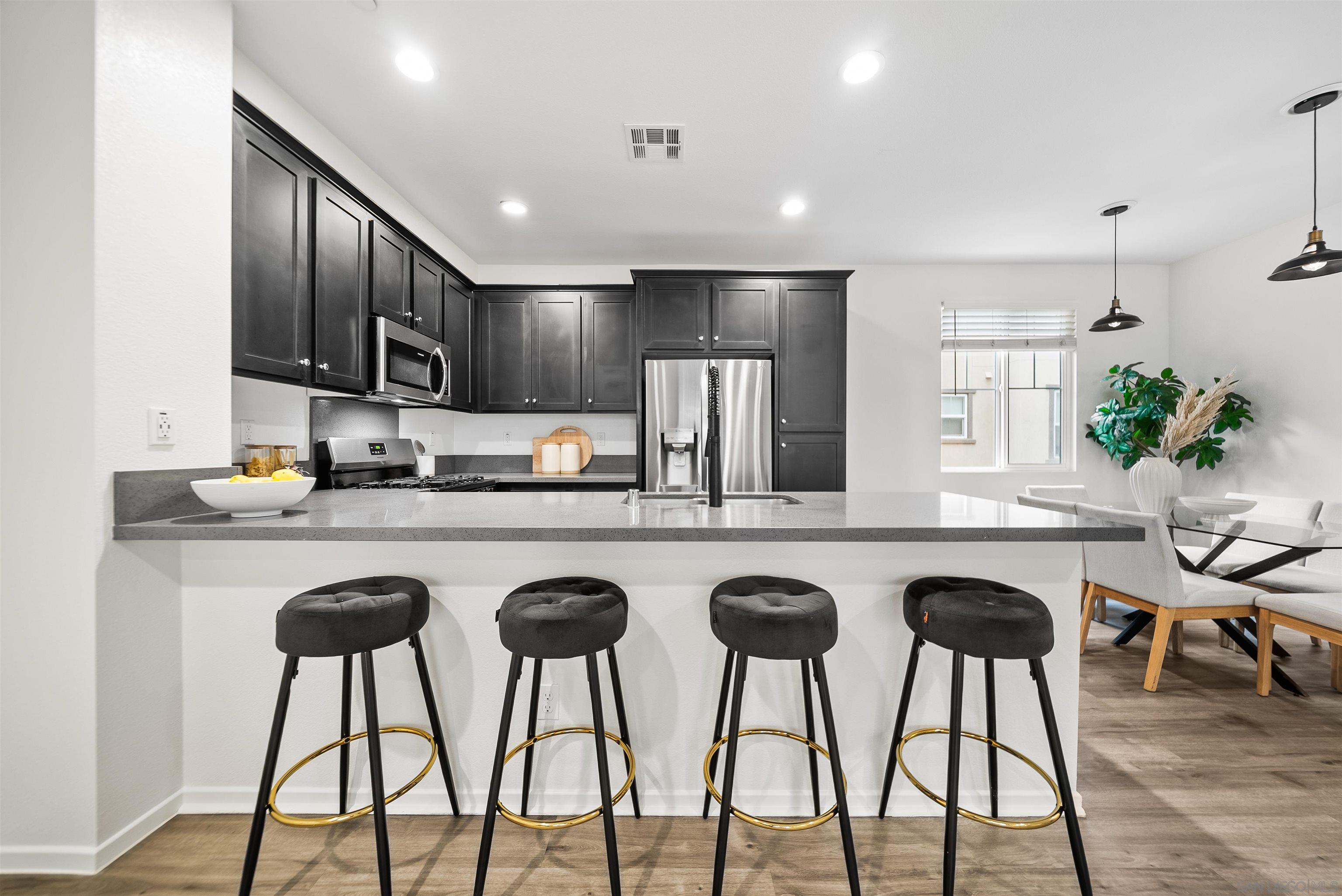 Detail Gallery Image 6 of 31 For 1607  Santa Paulina, San Diego,  CA 92154 - 3 Beds | 2/1 Baths