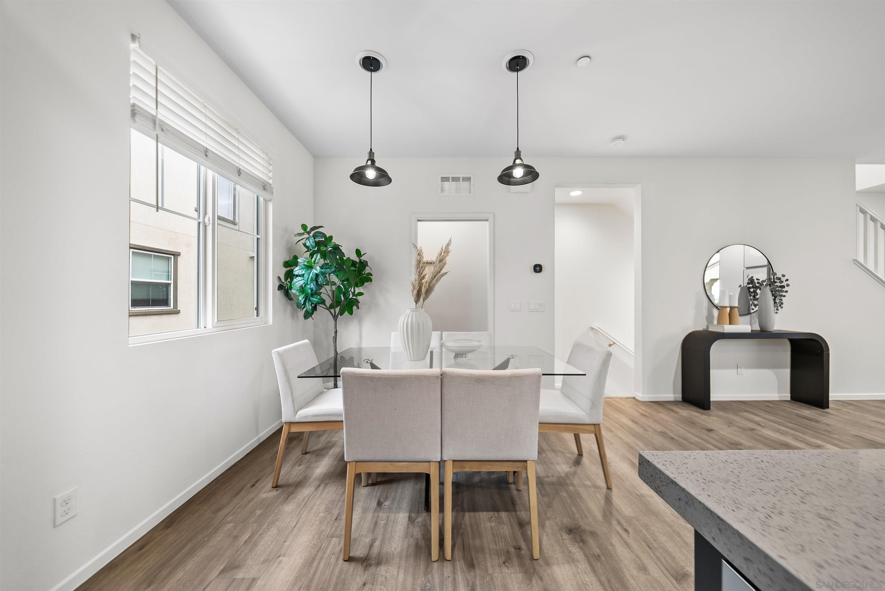 Detail Gallery Image 9 of 31 For 1607  Santa Paulina, San Diego,  CA 92154 - 3 Beds | 2/1 Baths