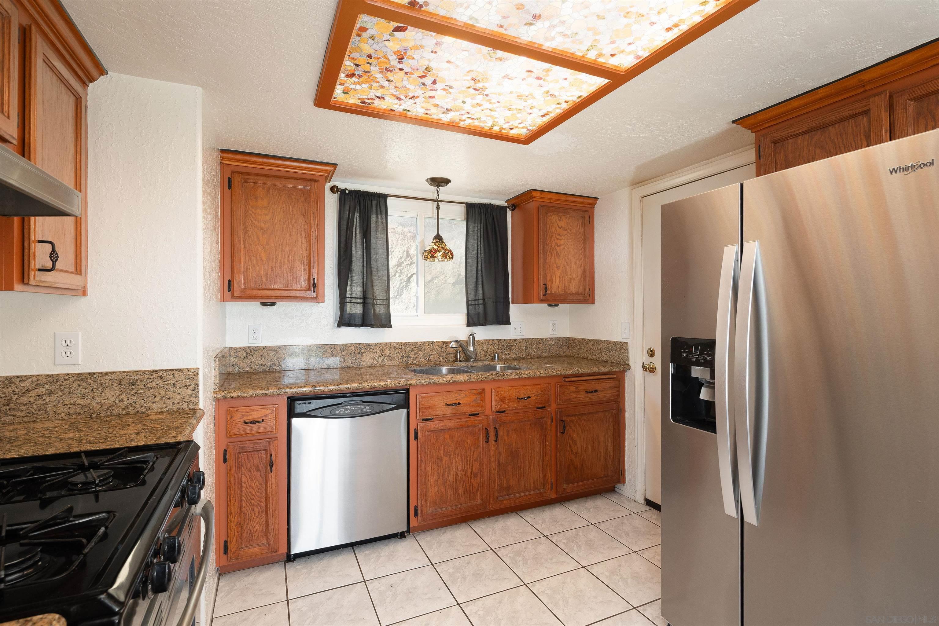 Detail Gallery Image 10 of 34 For 11817  Altadena Rd, Lakeside,  CA 92040 - 3 Beds | 2/1 Baths