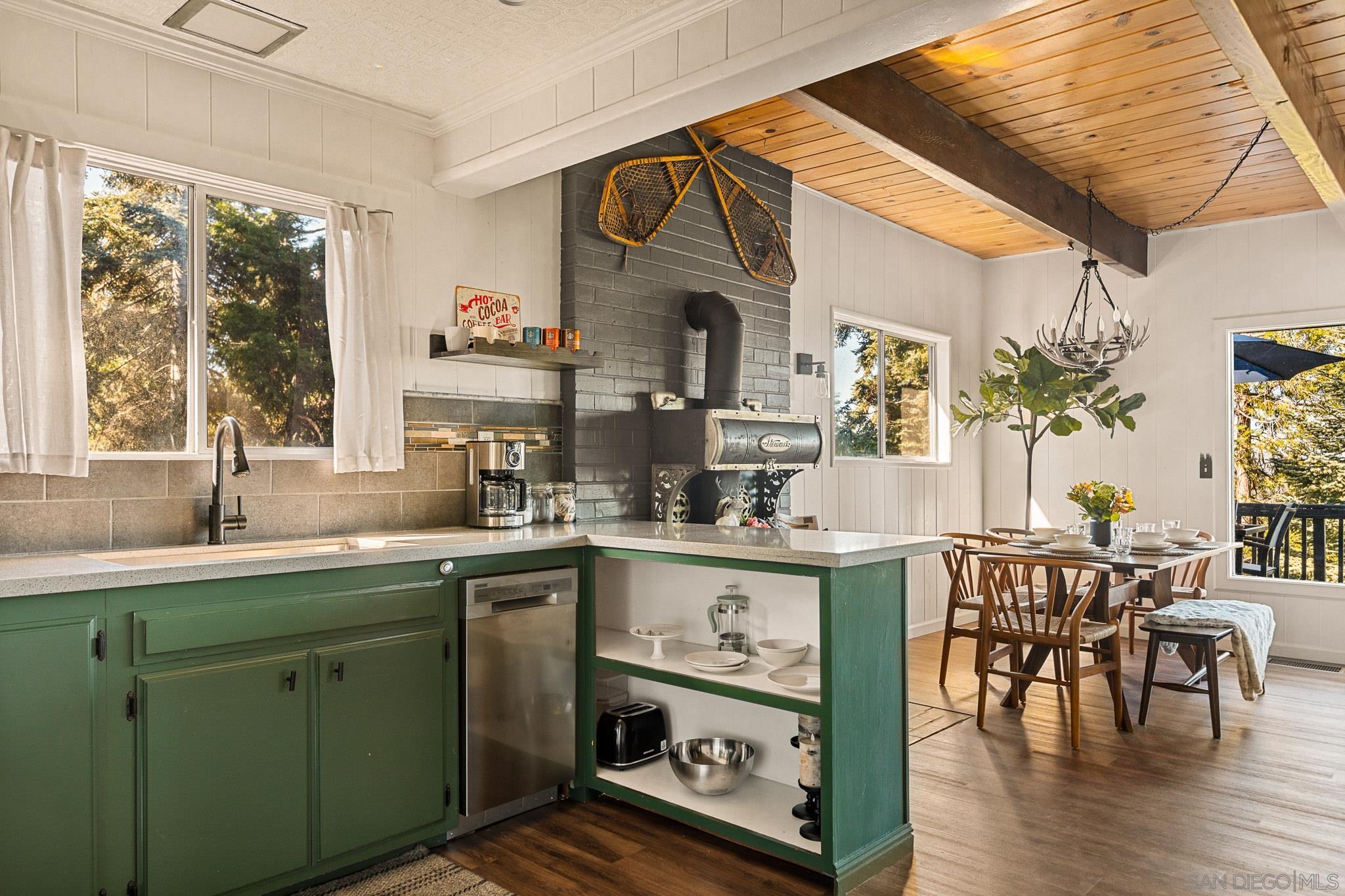 Detail Gallery Image 18 of 46 For 720  Buckingham Sq, Lake Arrowhead,  CA 92352 - 3 Beds | 2/1 Baths