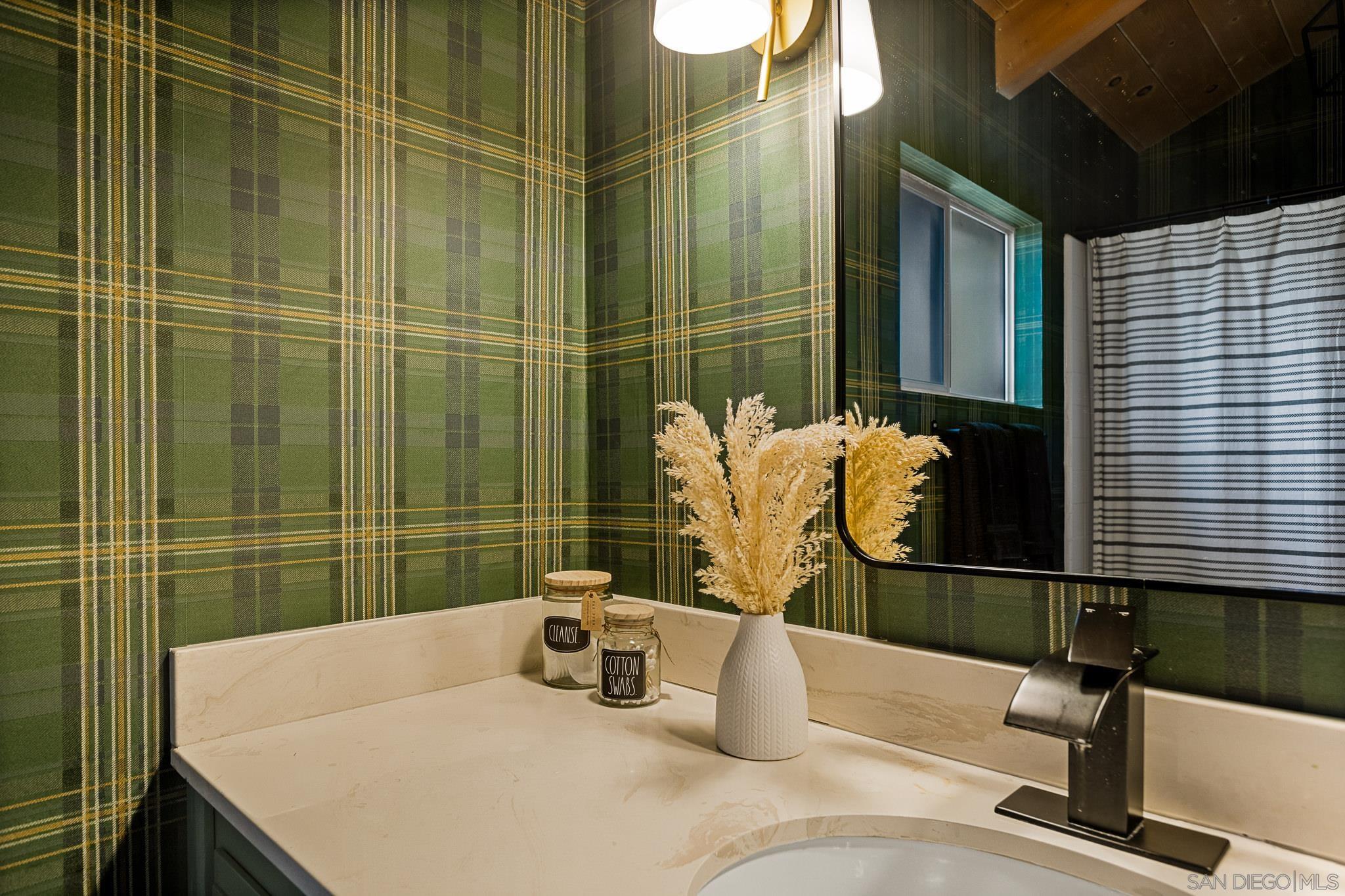 Detail Gallery Image 38 of 46 For 720  Buckingham Sq, Lake Arrowhead,  CA 92352 - 3 Beds | 2/1 Baths