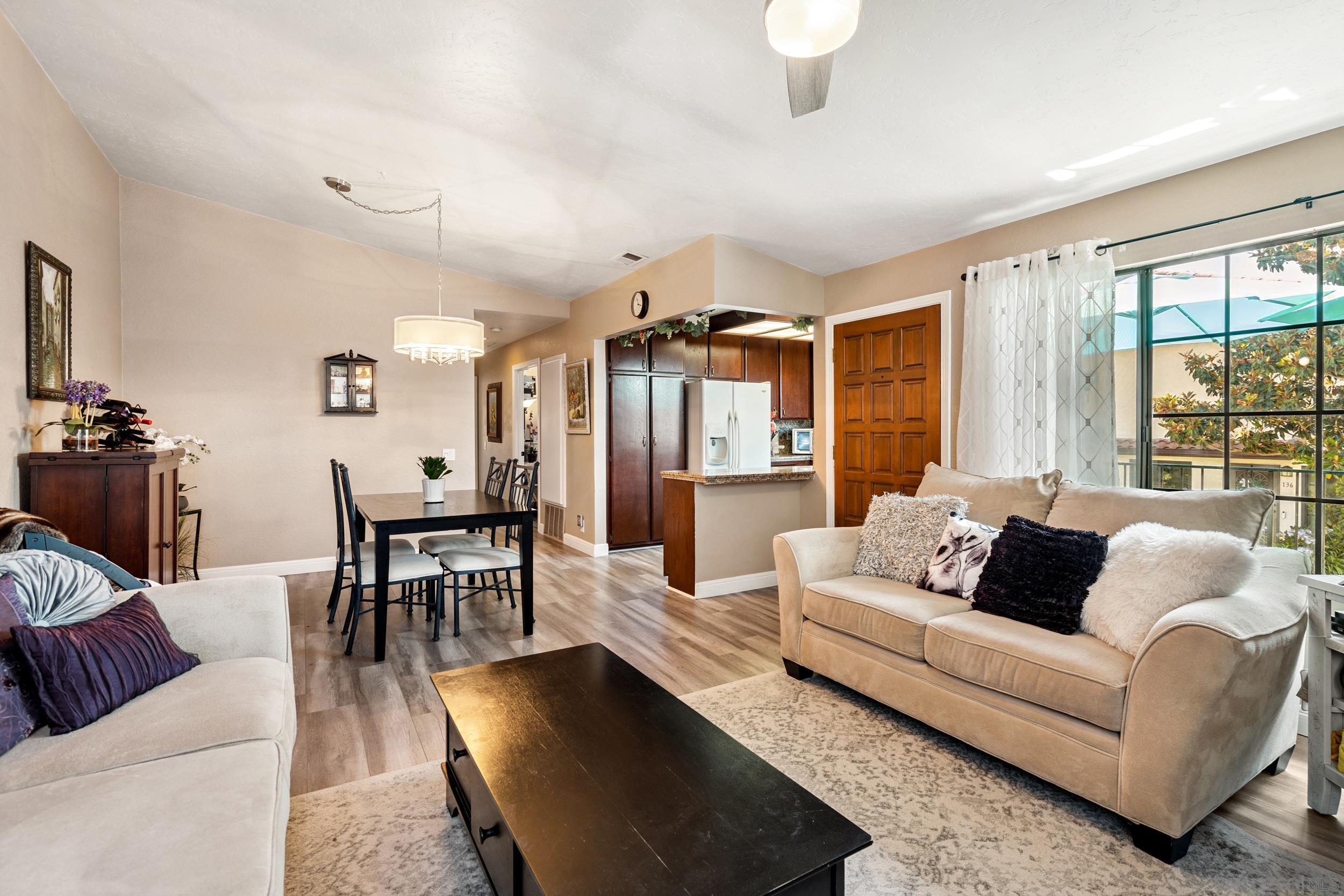 Detail Gallery Image 5 of 26 For 4225  Porte De Palmas 187, San Diego,  CA 92122 - 2 Beds | 2 Baths