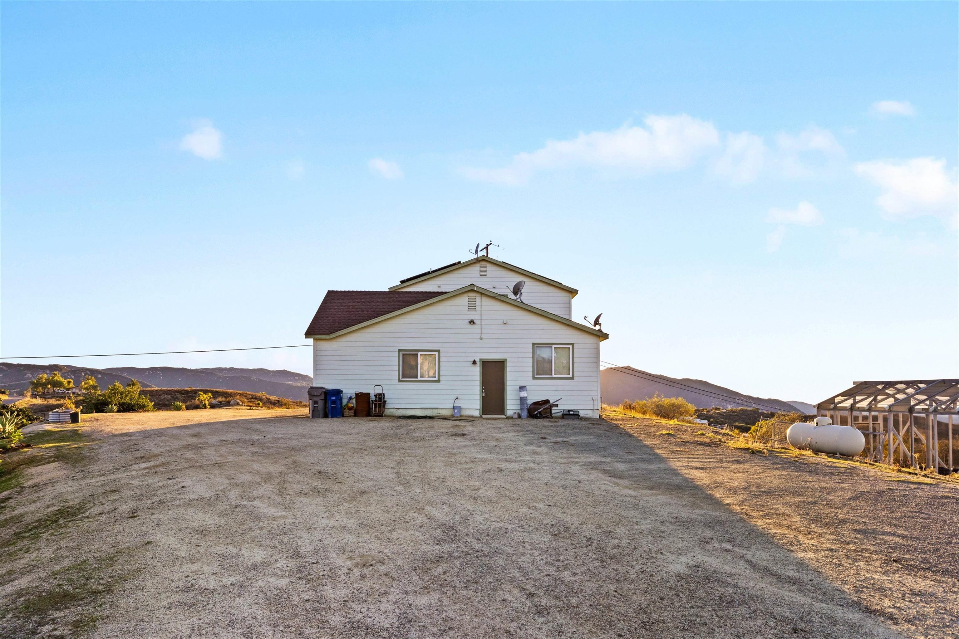 Detail Gallery Image 3 of 58 For 4618  Montiel Truck Trail, Jamul,  CA 91935 - 4 Beds | 3 Baths