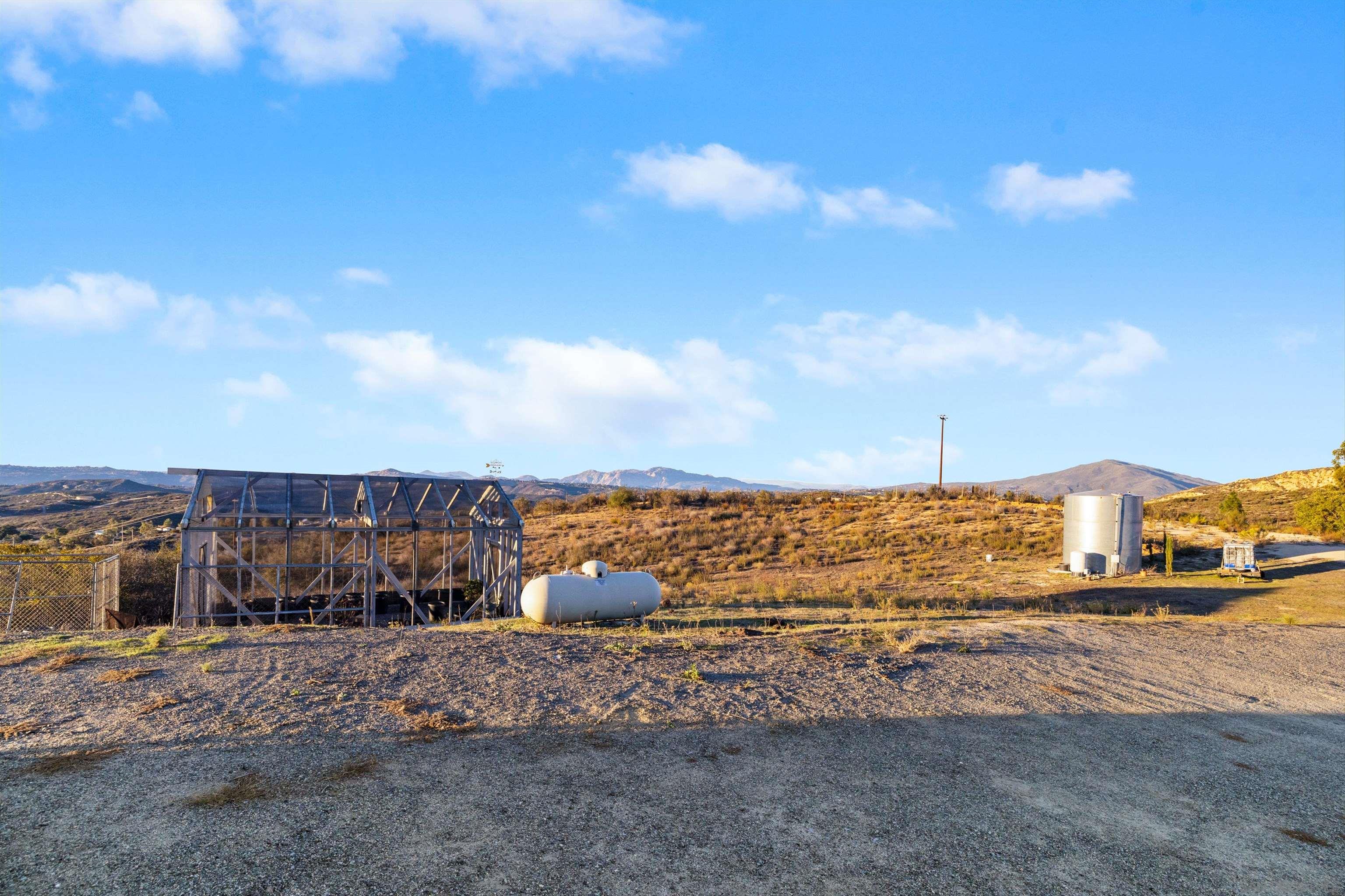 Detail Gallery Image 7 of 58 For 4618  Montiel Truck Trail, Jamul,  CA 91935 - 4 Beds | 3 Baths