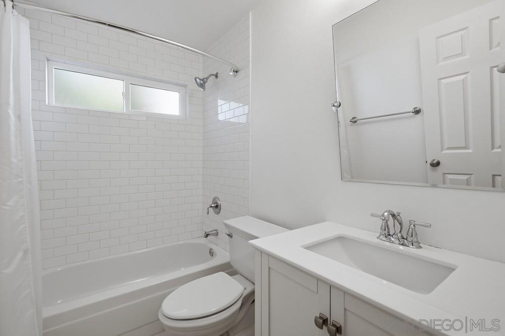 Detail Gallery Image 21 of 36 For 10460  La Vita C, San Diego,  CA 92131 - 2 Beds | 2 Baths