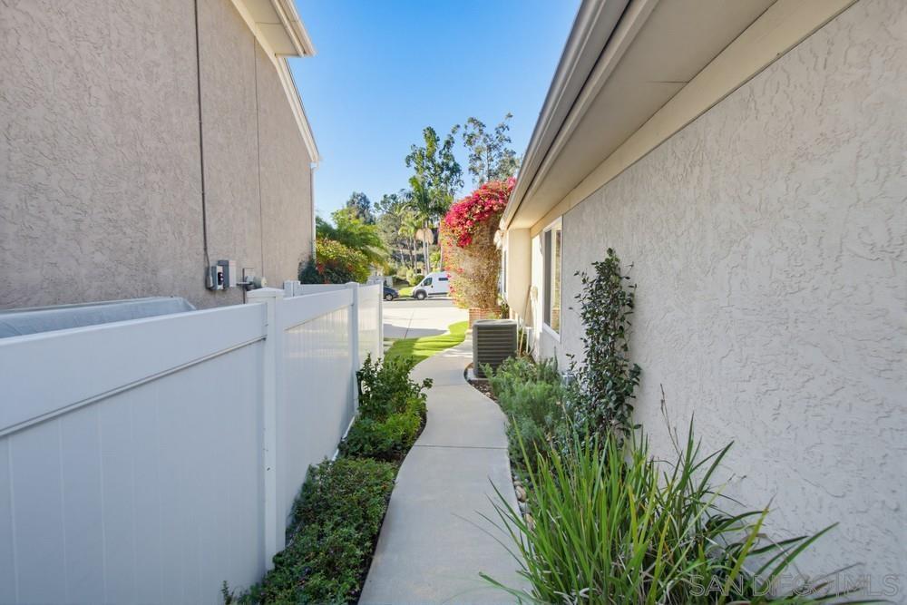 Detail Gallery Image 29 of 36 For 10460  La Vita C, San Diego,  CA 92131 - 2 Beds | 2 Baths