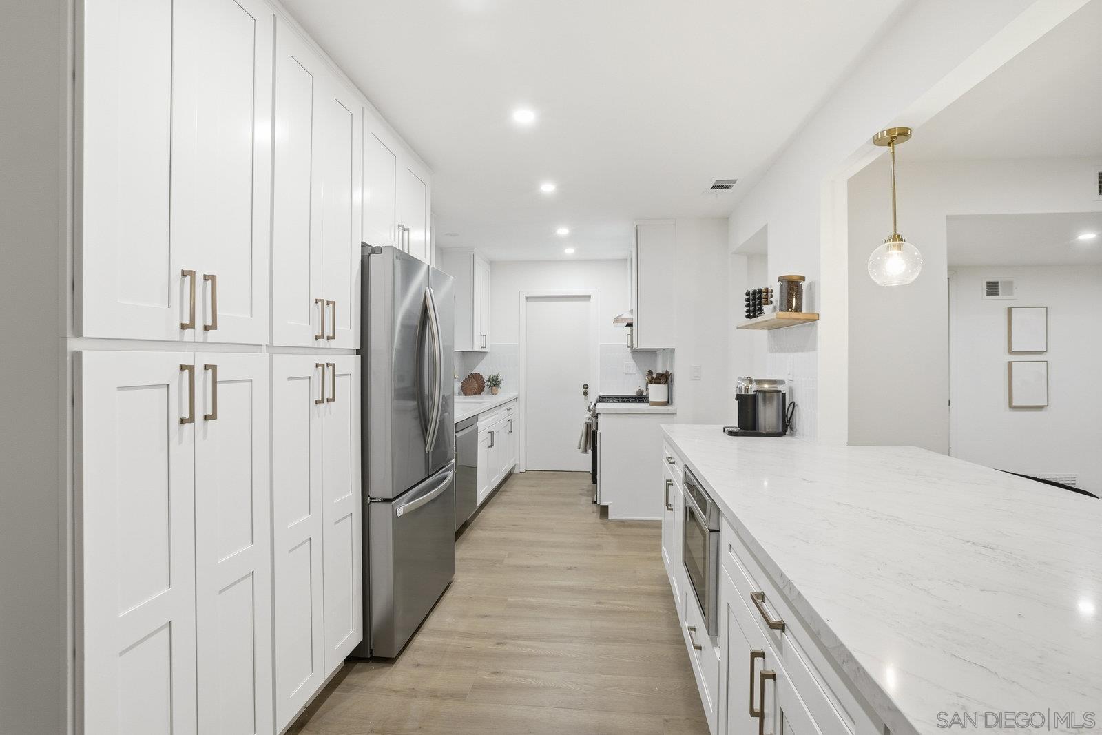 Detail Gallery Image 10 of 37 For 7427  Margerum Ave, San Diego,  CA 92120 - 4 Beds | 2/1 Baths