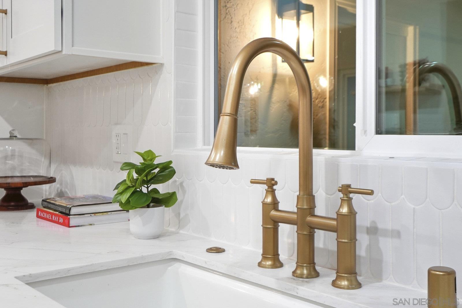 Detail Gallery Image 14 of 37 For 7427  Margerum Ave, San Diego,  CA 92120 - 4 Beds | 2/1 Baths