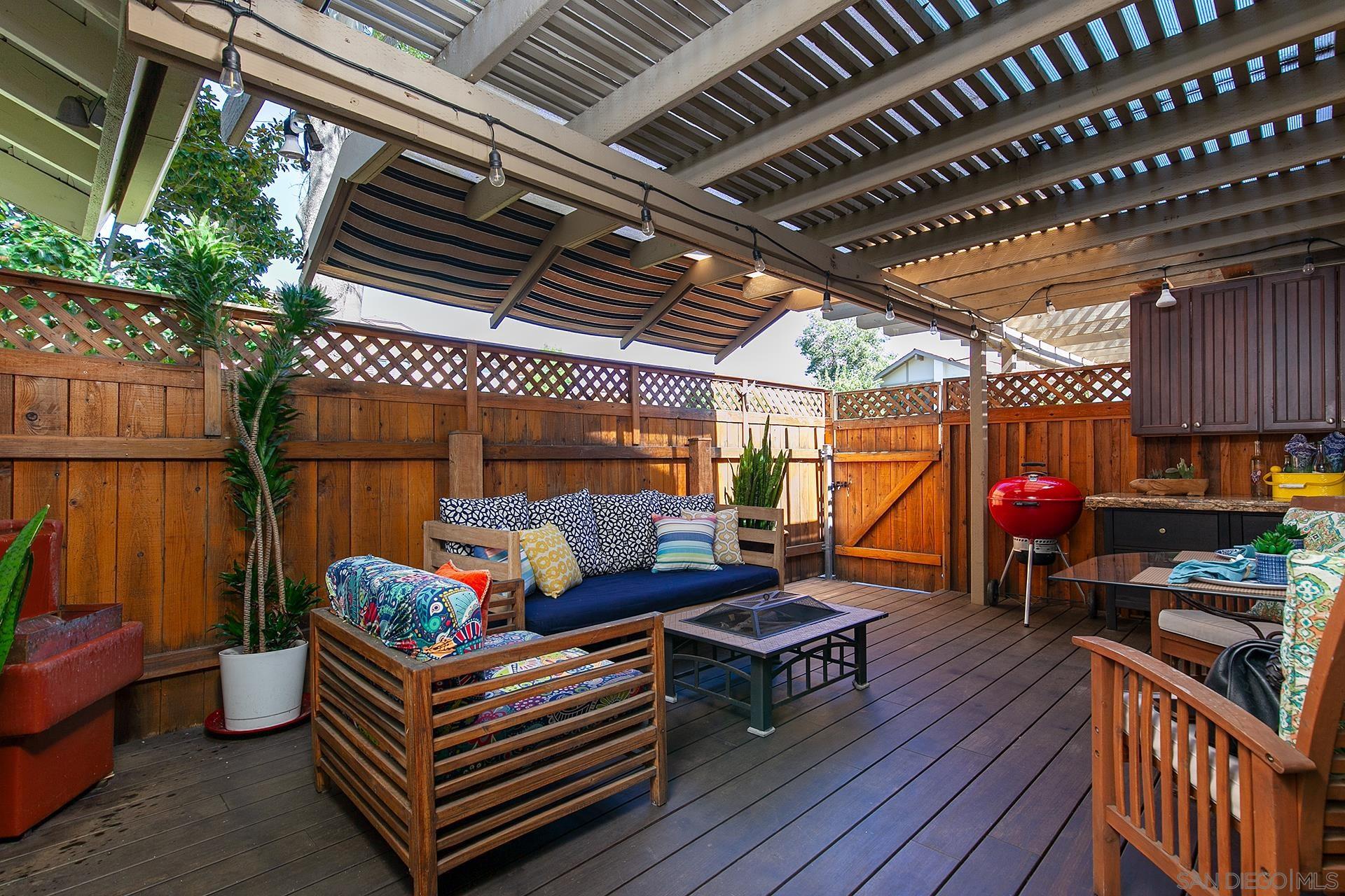 Detail Gallery Image 2 of 53 For 5358  Caminito Velasquez, San Diego,  CA 92124 - 3 Beds | 2 Baths