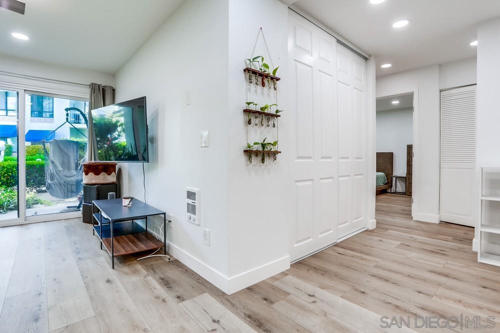 Detail Gallery Image 15 of 26 For 8308  Regents Rd  1f, San Diego,  CA 92122 - 2 Beds | 2 Baths