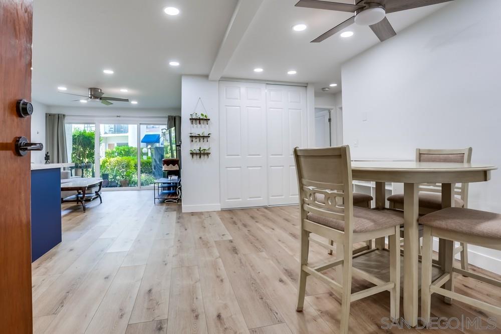 Detail Gallery Image 4 of 26 For 8308  Regents Rd  1f, San Diego,  CA 92122 - 2 Beds | 2 Baths