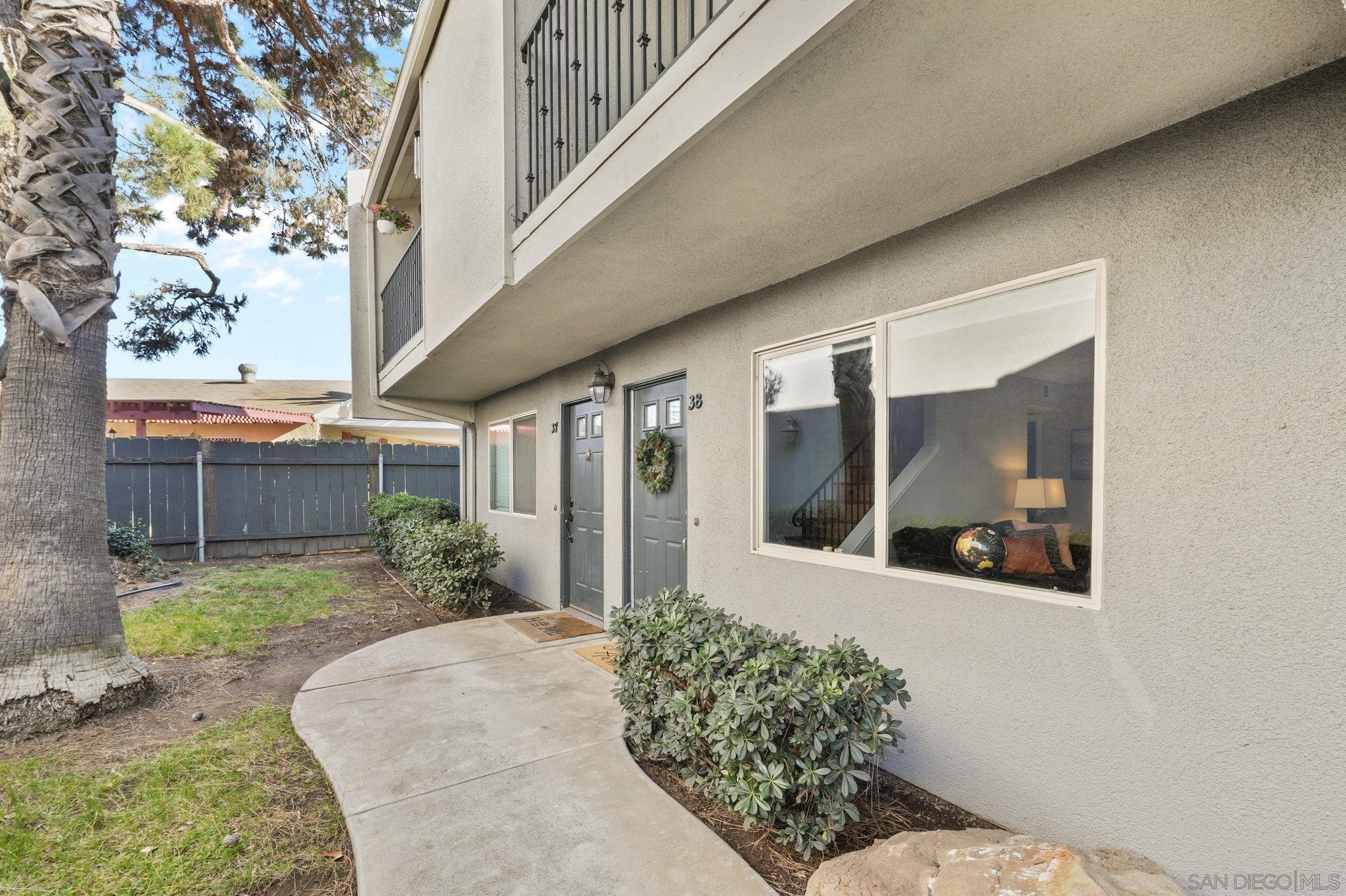 Front Image Thumbnail for SD250045259