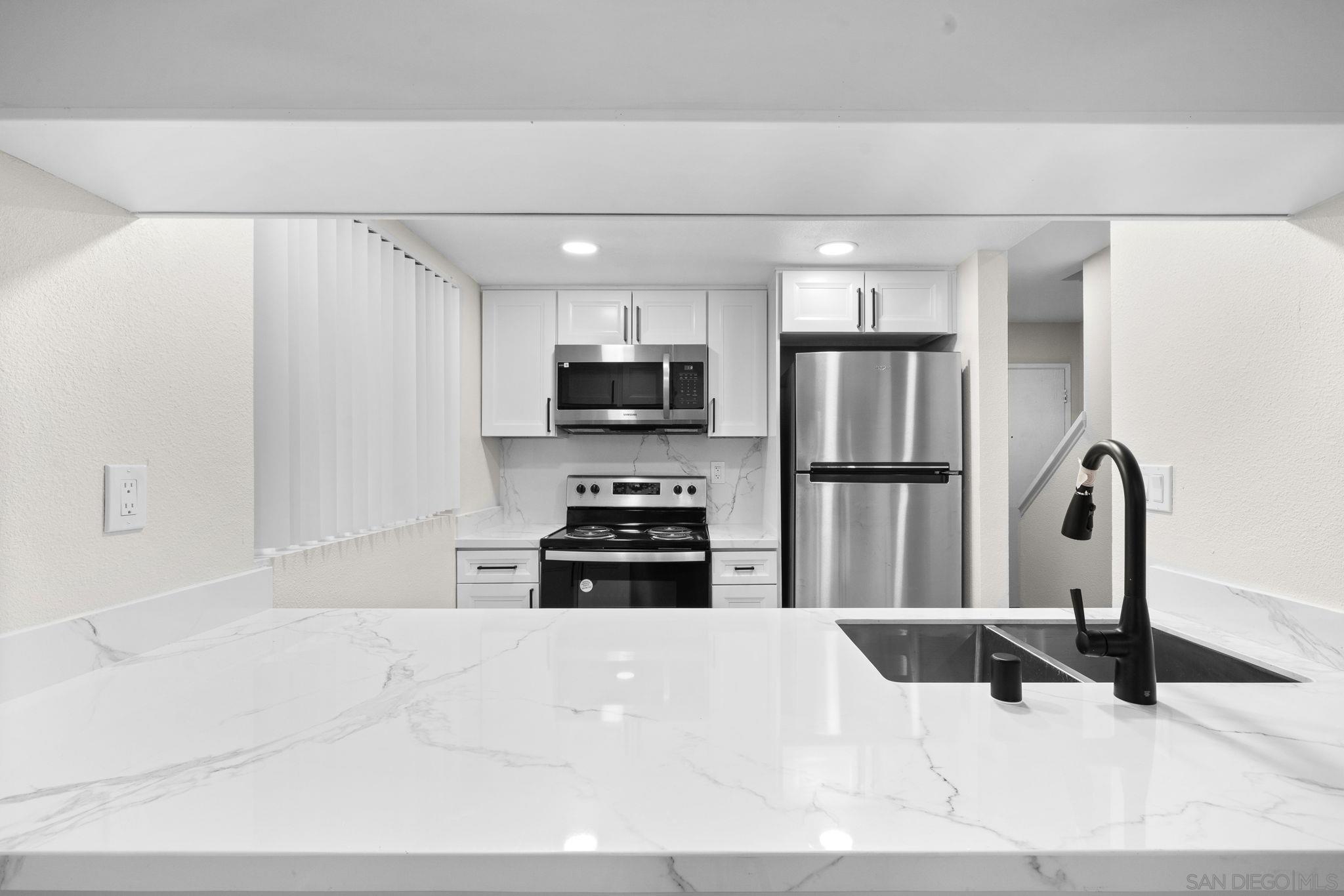 Detail Gallery Image 8 of 17 For 748 N 3rd St  Q, El Cajon,  CA 92021 - 2 Beds | 1/1 Baths