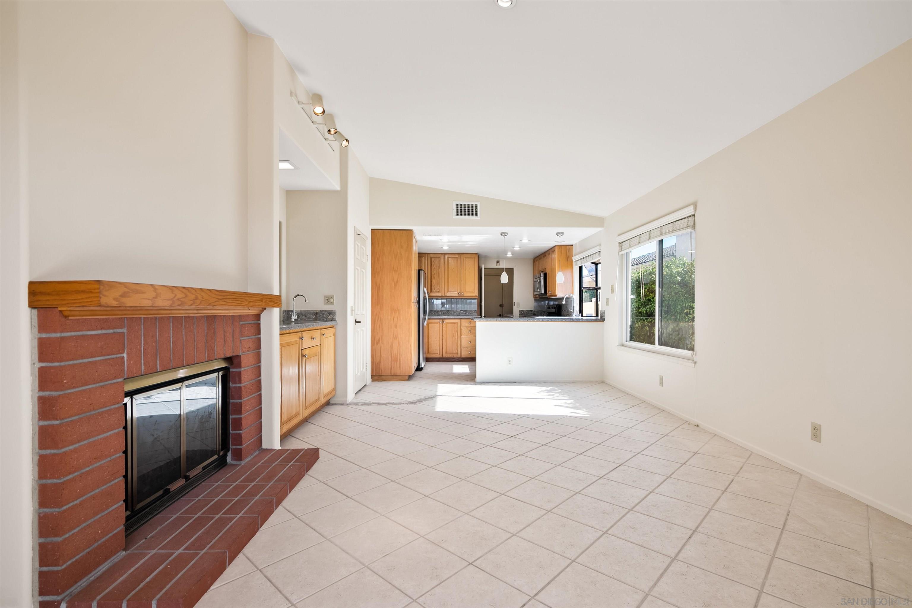 Detail Gallery Image 17 of 51 For 18113  Calle Estepona, San Diego,  CA 92128 - 3 Beds | 2 Baths