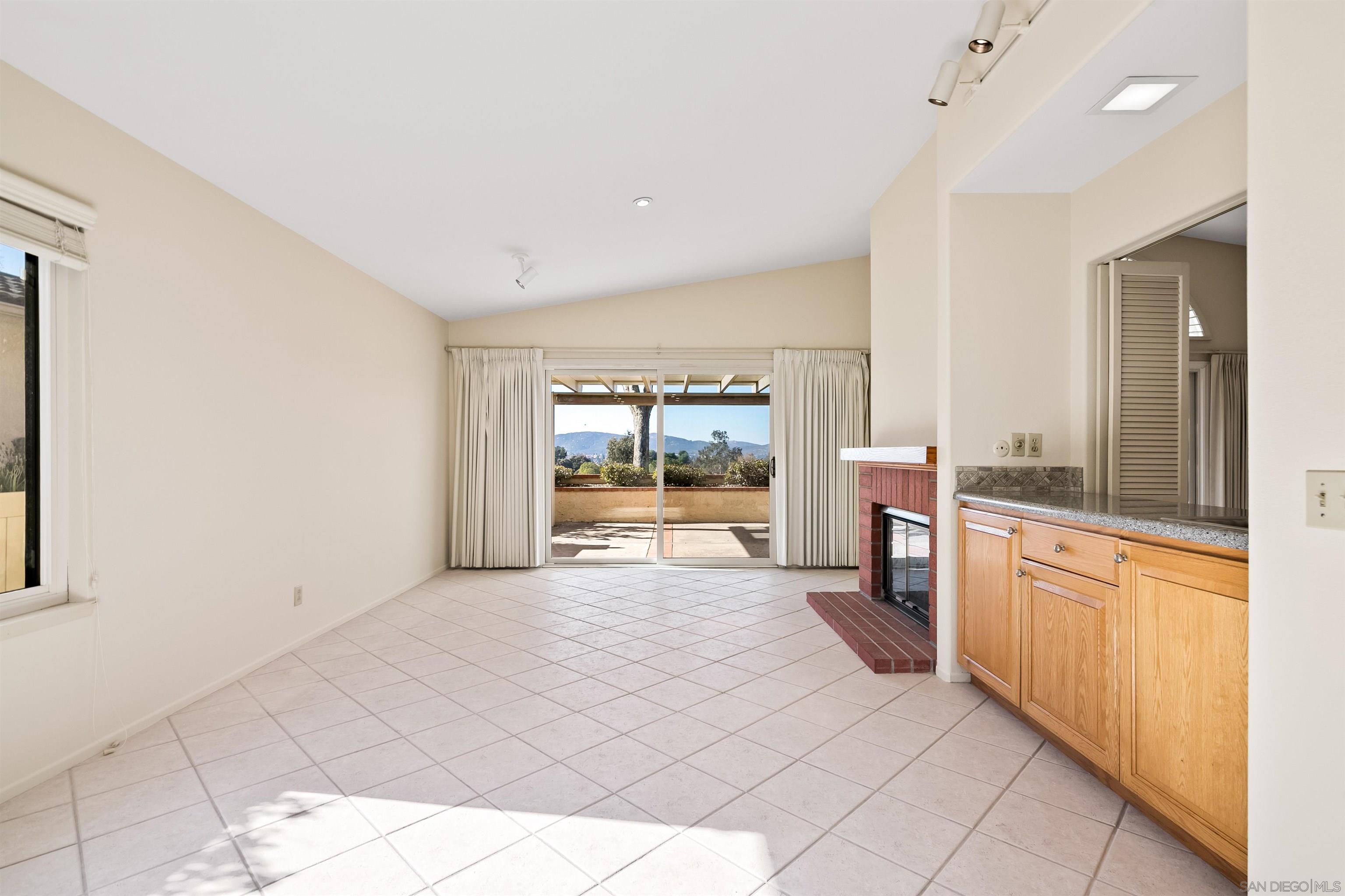 Detail Gallery Image 19 of 51 For 18113  Calle Estepona, San Diego,  CA 92128 - 3 Beds | 2 Baths