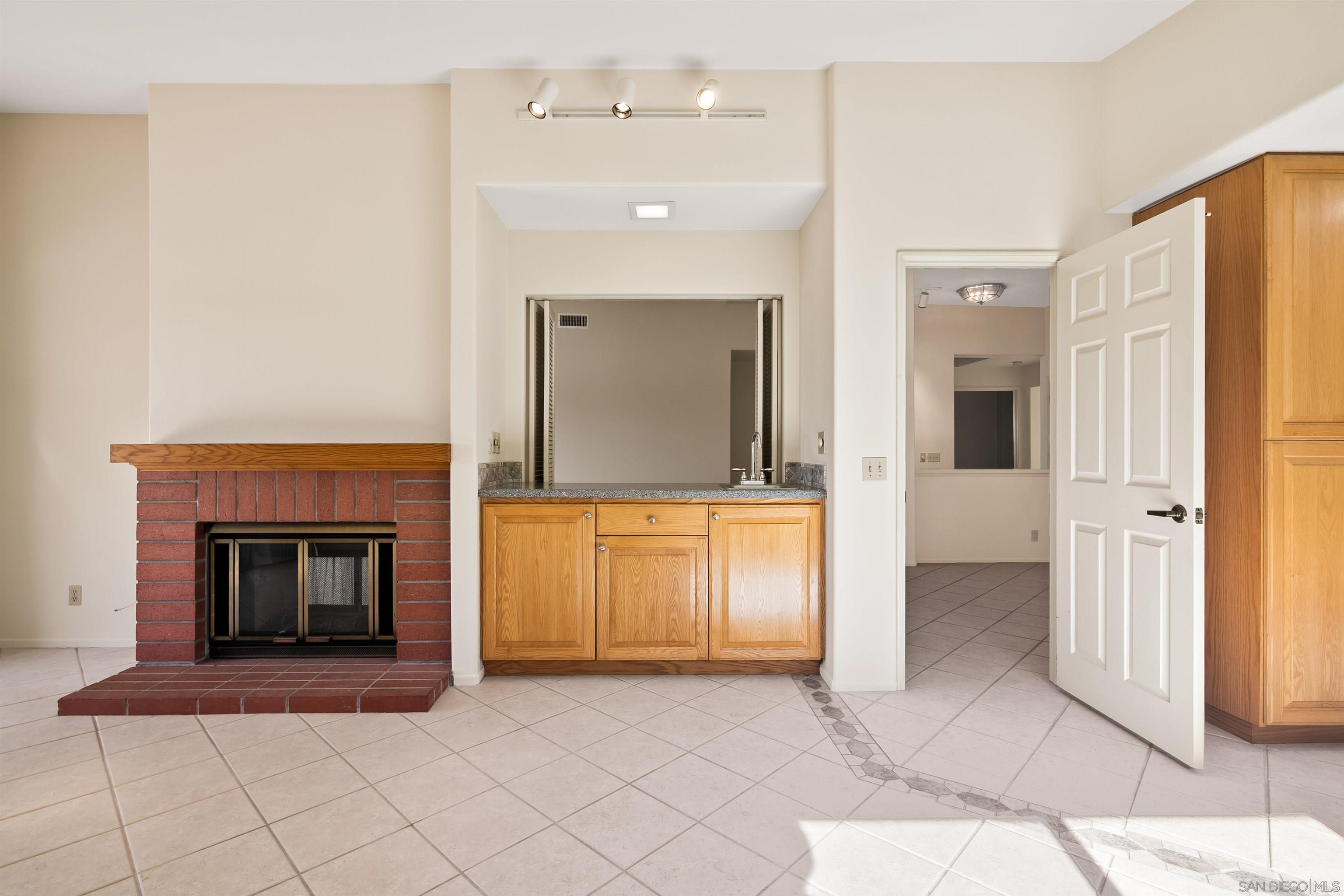 Detail Gallery Image 24 of 51 For 18113  Calle Estepona, San Diego,  CA 92128 - 3 Beds | 2 Baths