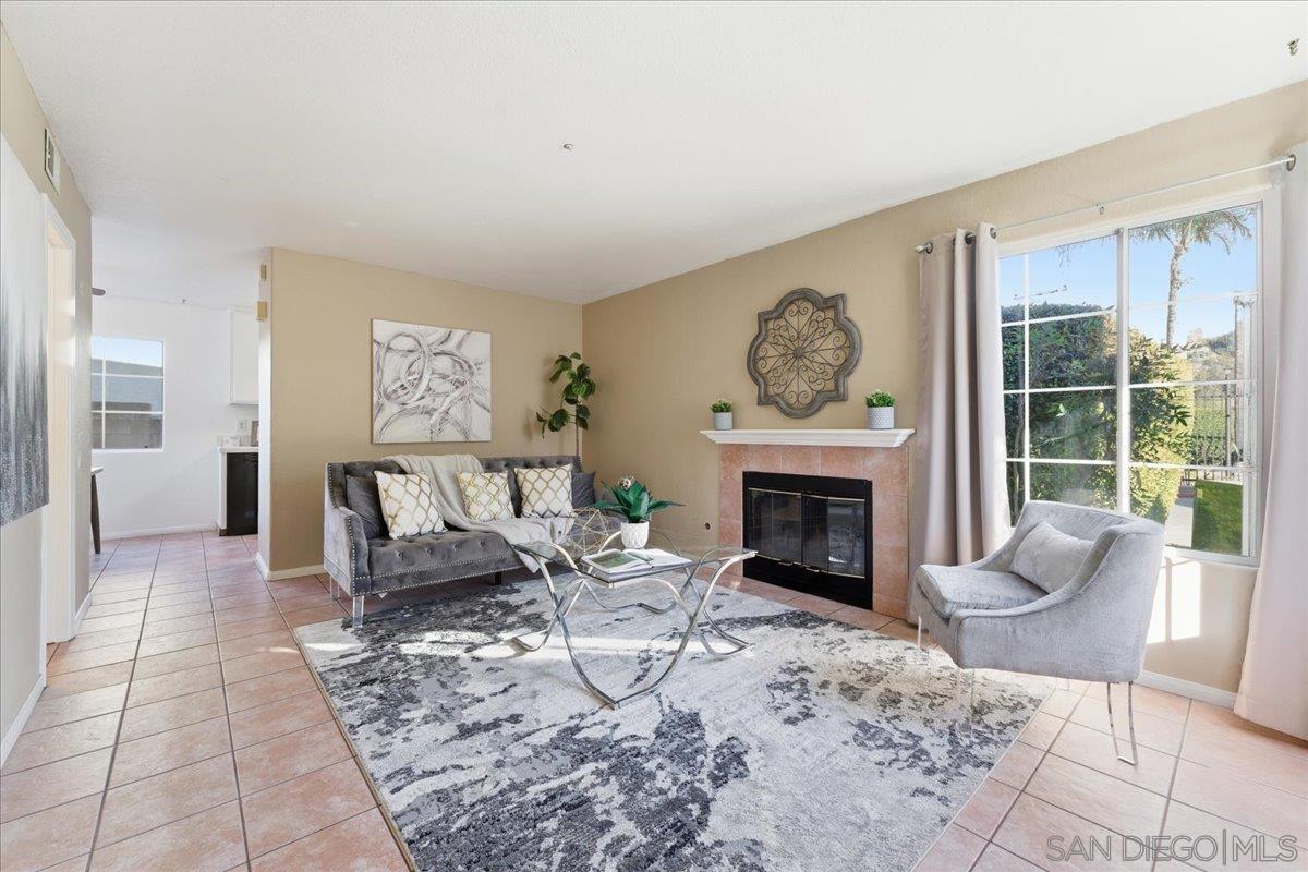 Detail Gallery Image 2 of 30 For 1035 S Mollison Ave  #F,  El Cajon,  CA 92020 - 3 Beds | 2/1 Baths