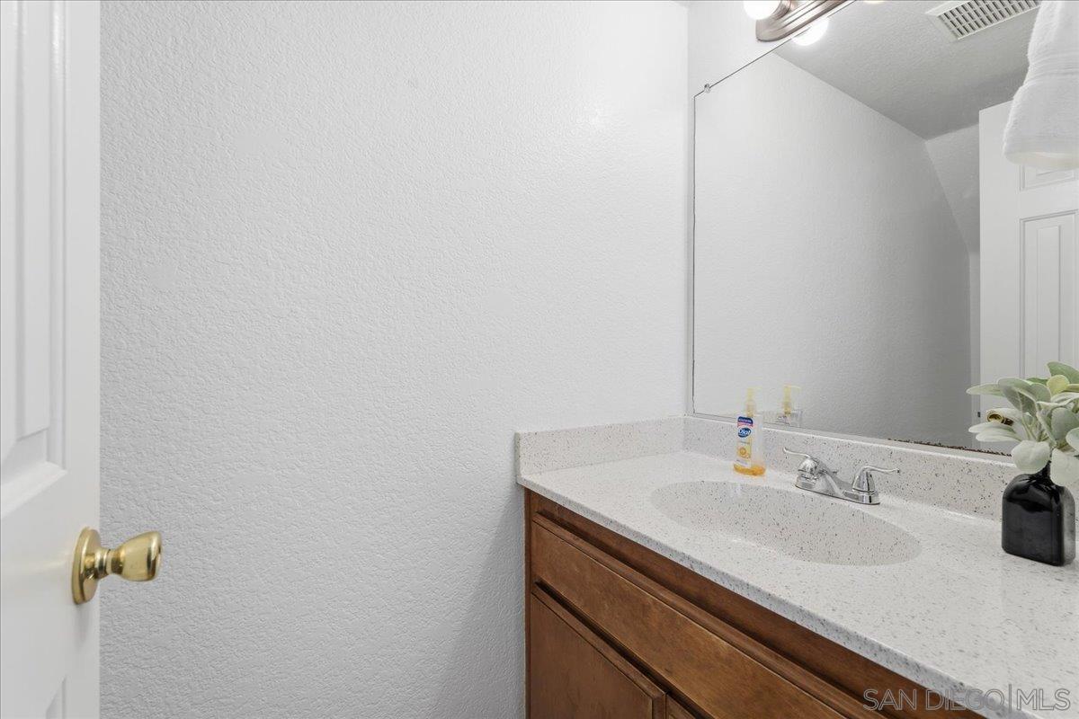 Detail Gallery Image 11 of 30 For 1035 S Mollison Ave  #F,  El Cajon,  CA 92020 - 3 Beds | 2/1 Baths